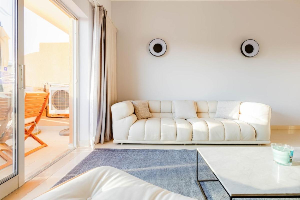 Sea-stretch Viewing Superking Flat By Bentobox Apartment Albufeira