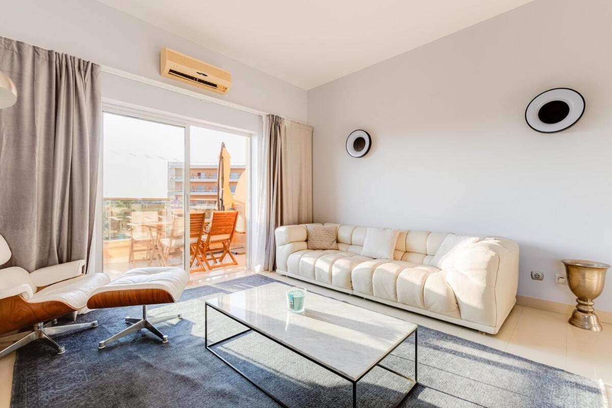 Sea-stretch Viewing Superking Flat By Bentobox Apartment *