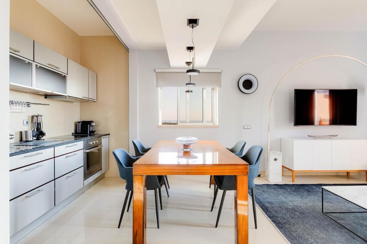 Sea-stretch Viewing Superking Flat By Bentobox Albufeira