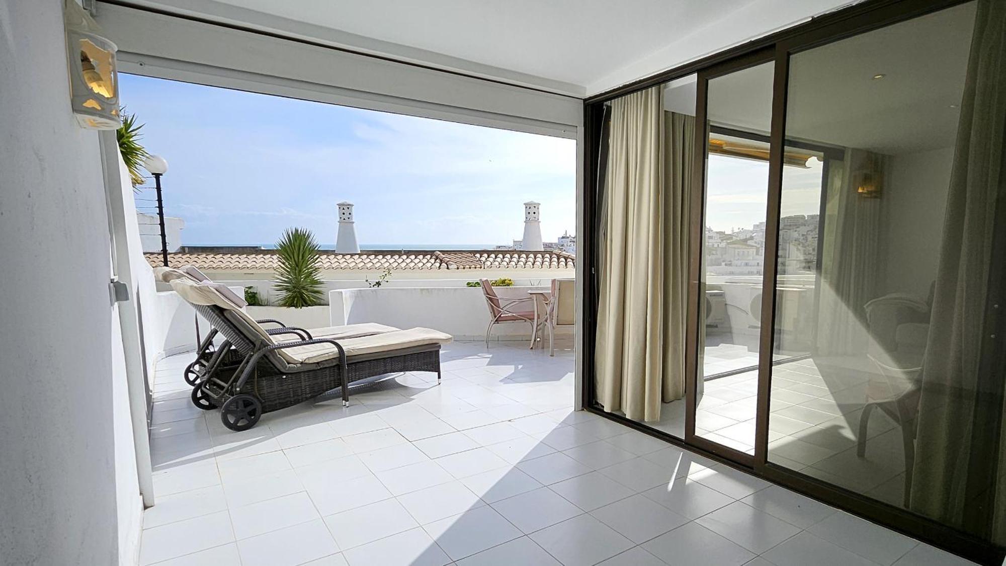 Albufeira, Blue Wave Retreat 65 *