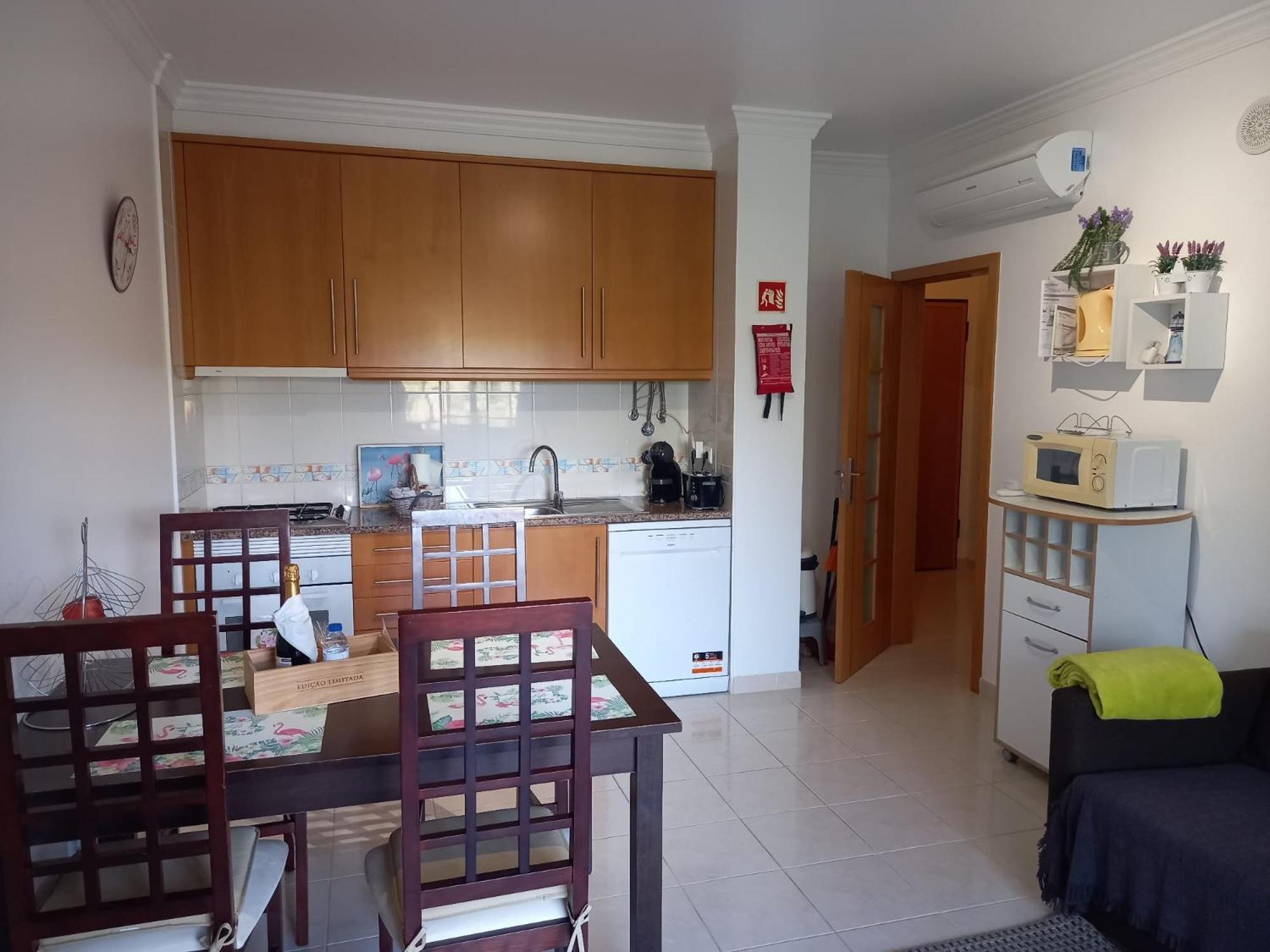 Flamingo's W/ 2 Swimming Pool Apartment