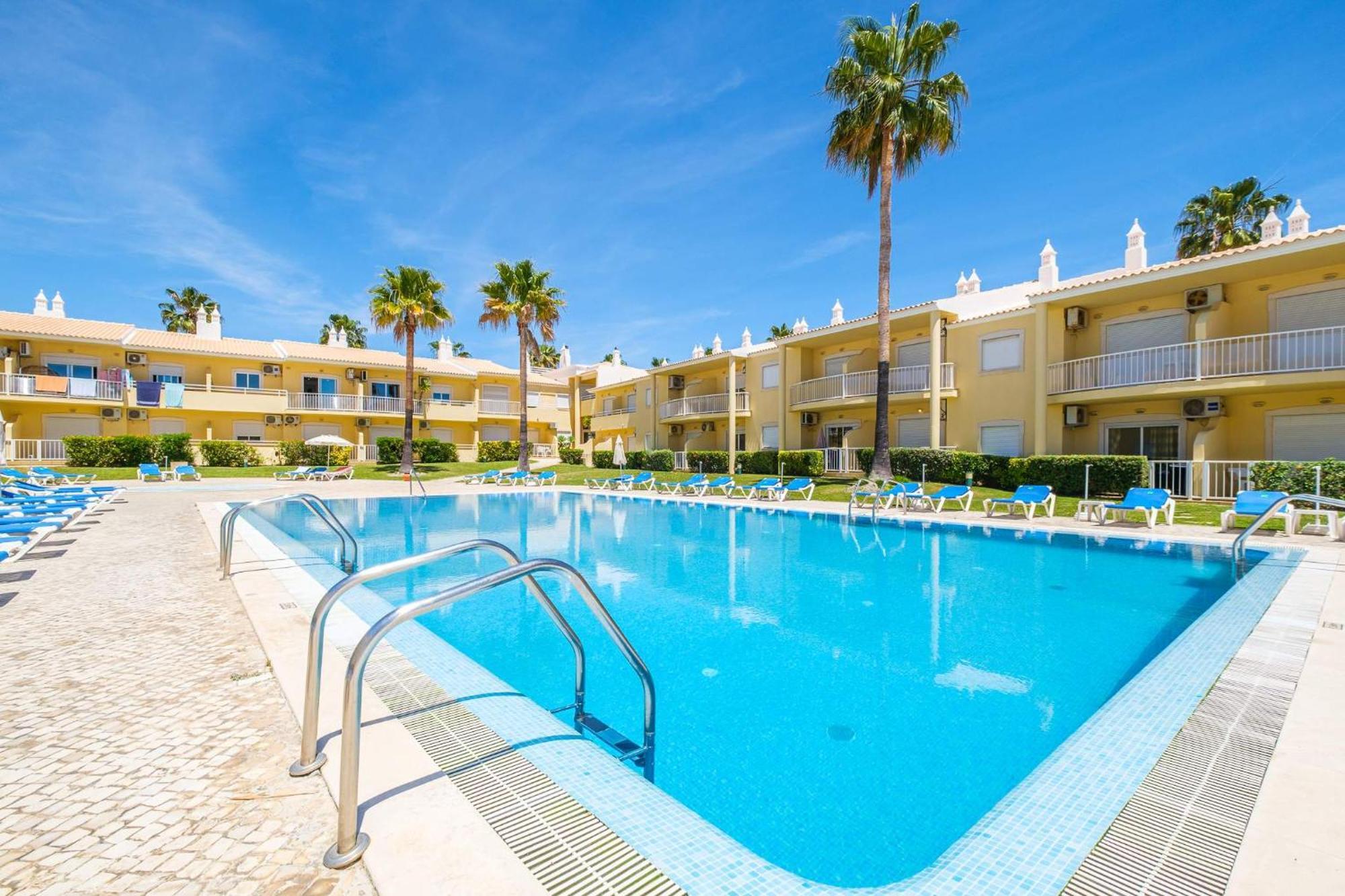 Holiday home Riu - Close To Bars Shops And Restaurants
