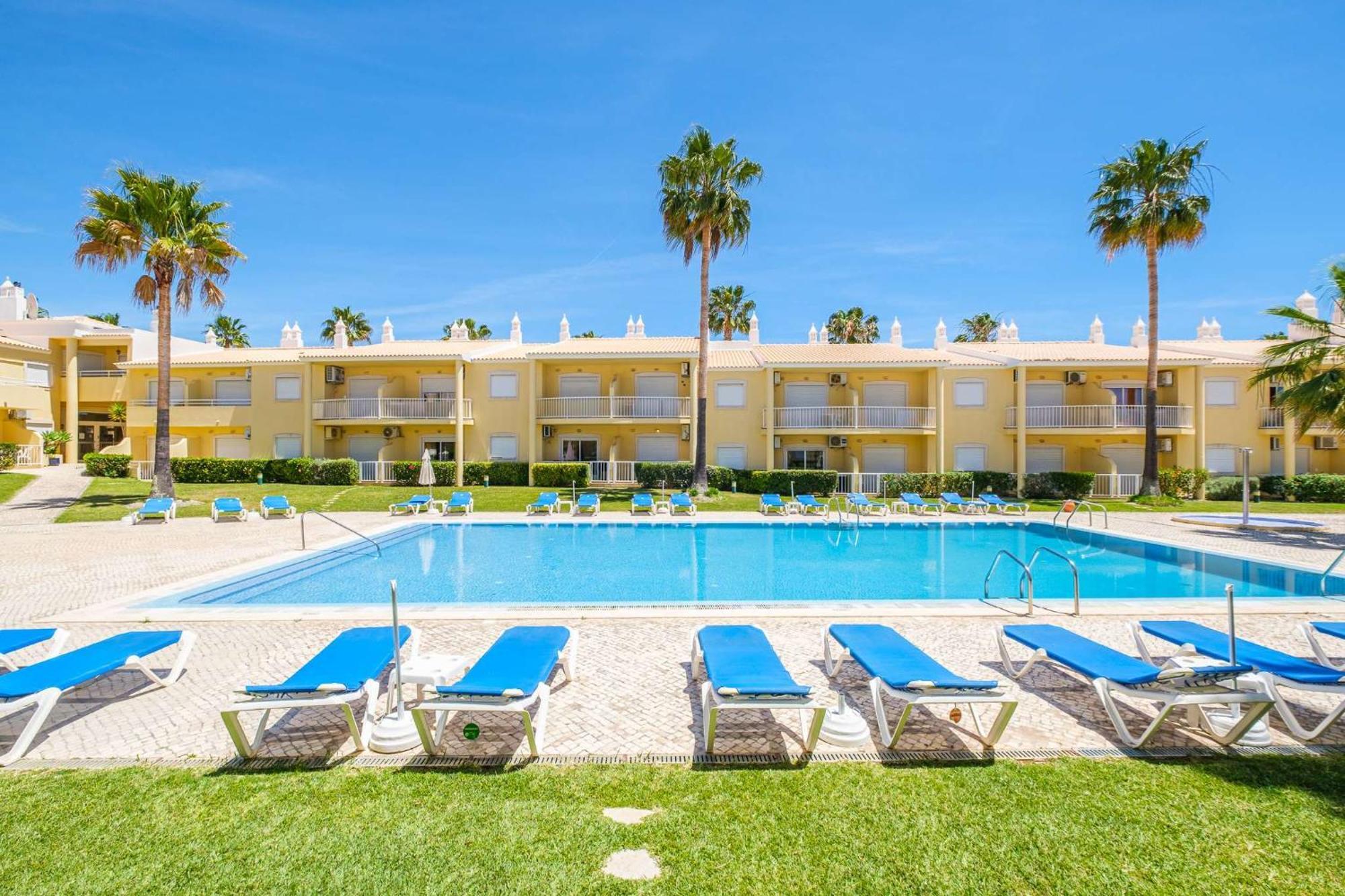 Riu - Close To Bars Shops And Restaurants Holiday home Albufeira