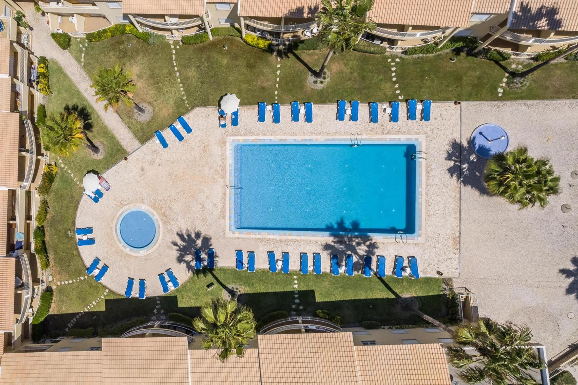 Riu - Close To Bars Shops And Restaurants Holiday home