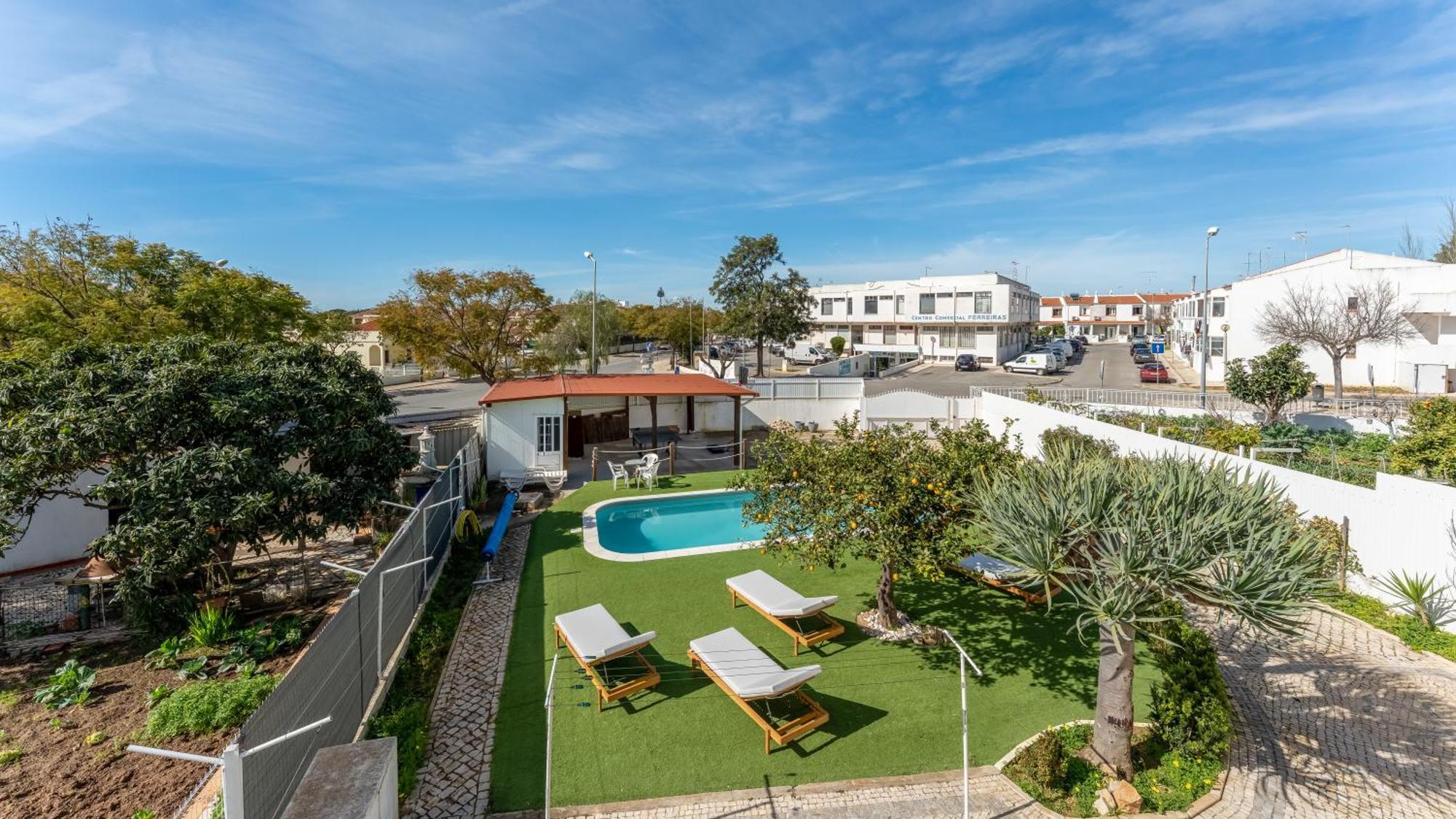 Apartment Sunny 3bdr With Pool In Ferreiras By Lovelystay *