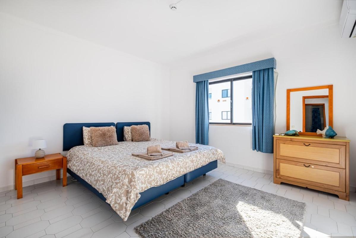 Cozy With Indoor Pool Apartamento