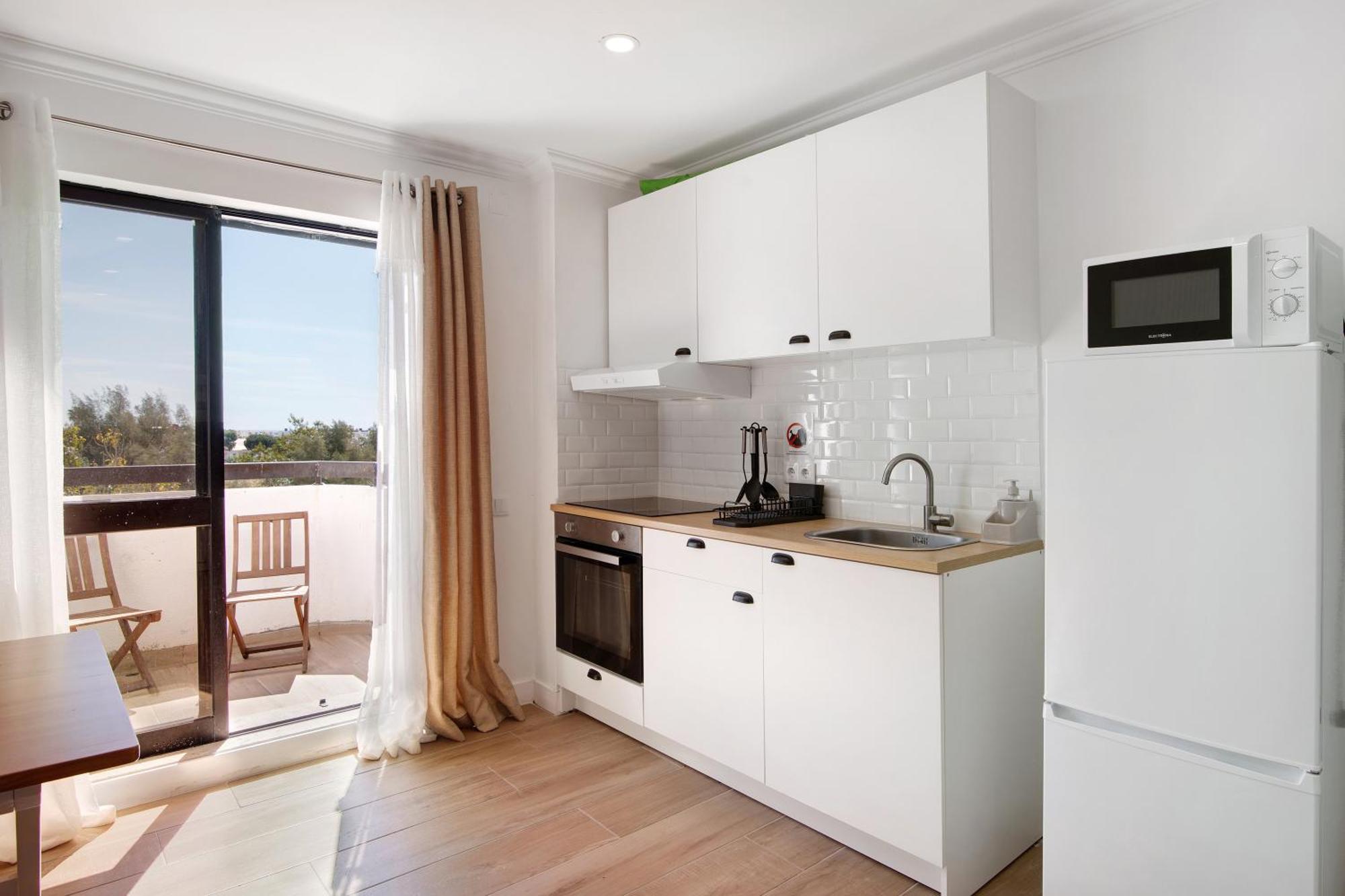 Lovely And New In Oura Albufeira