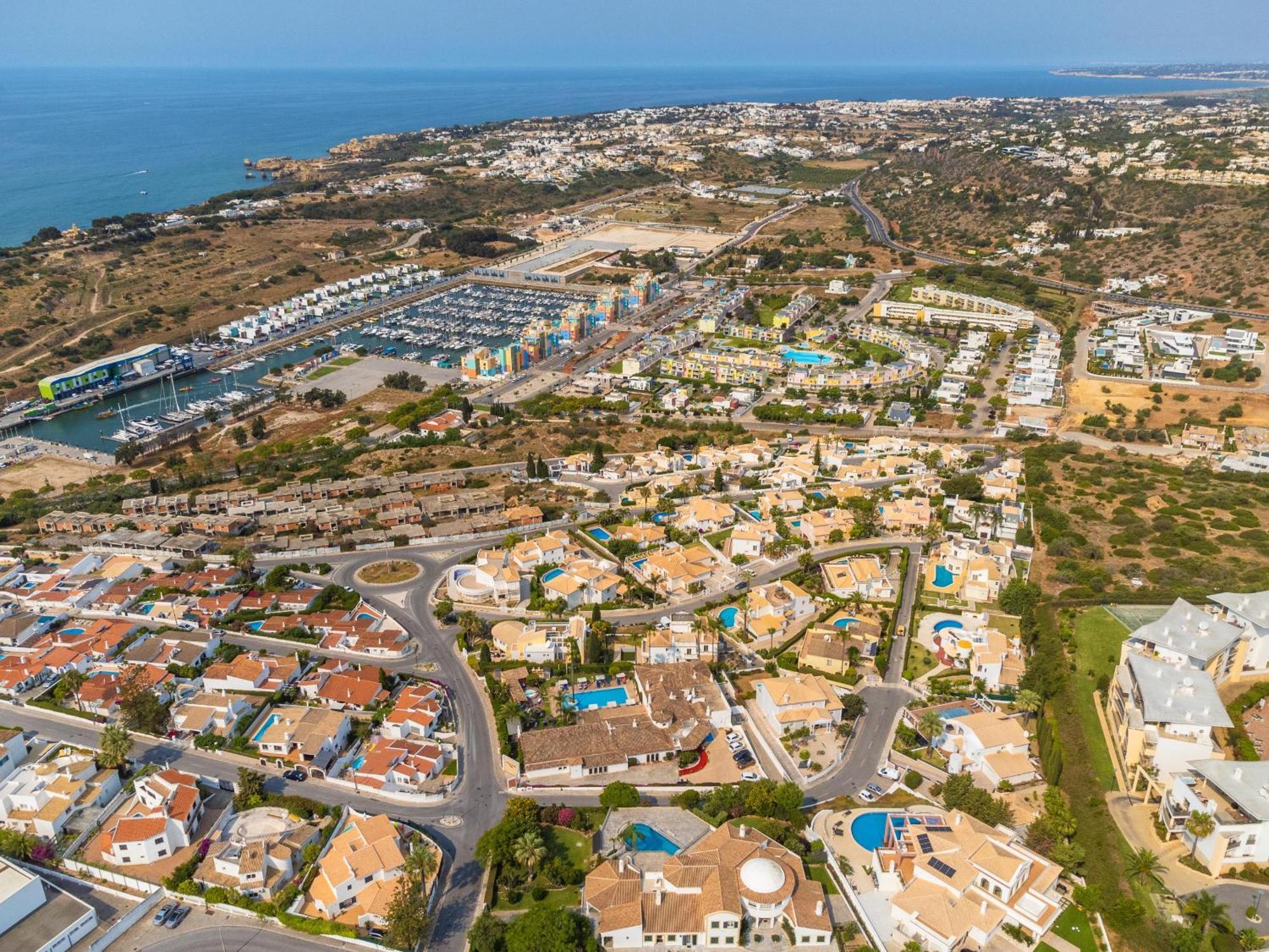 With Sea View - Free Wi-fi - Pool Apartment