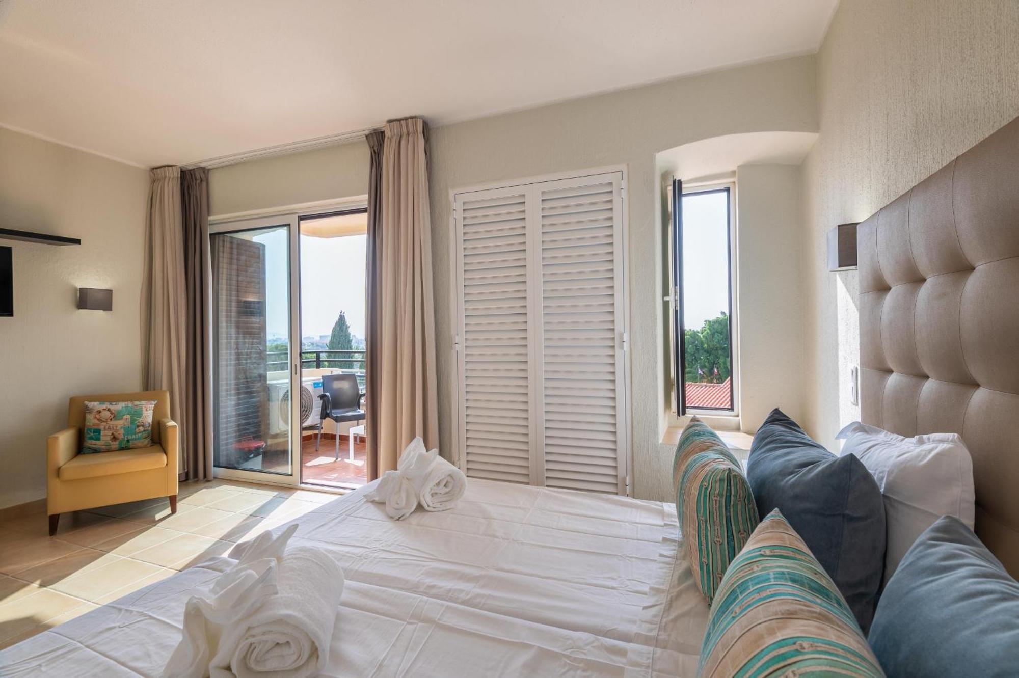With Sea View - Free Wi-fi - Pool Apartment