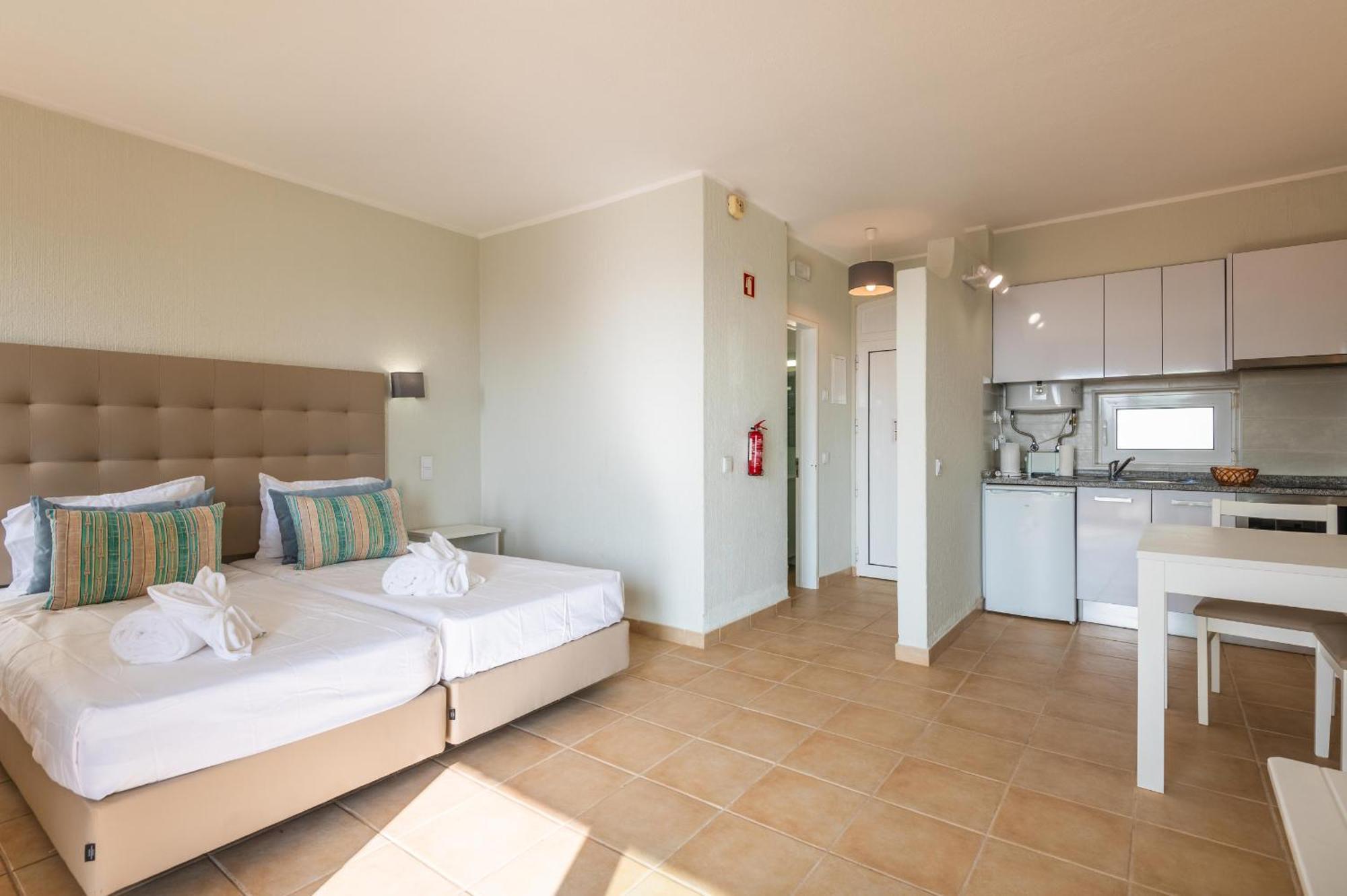 With Sea View - Free Wi-fi - Pool Apartment *