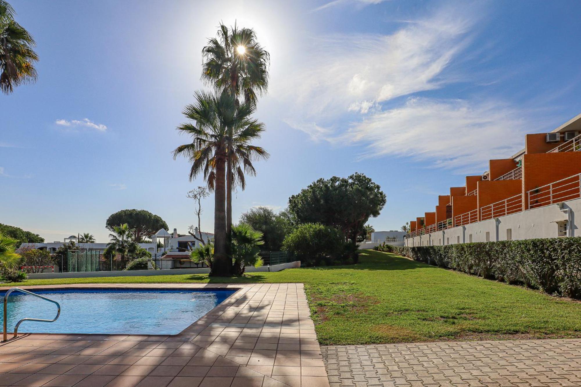Jardins Do Castelo - Piscina E Tranquilidade - By Bedzy Apartment *