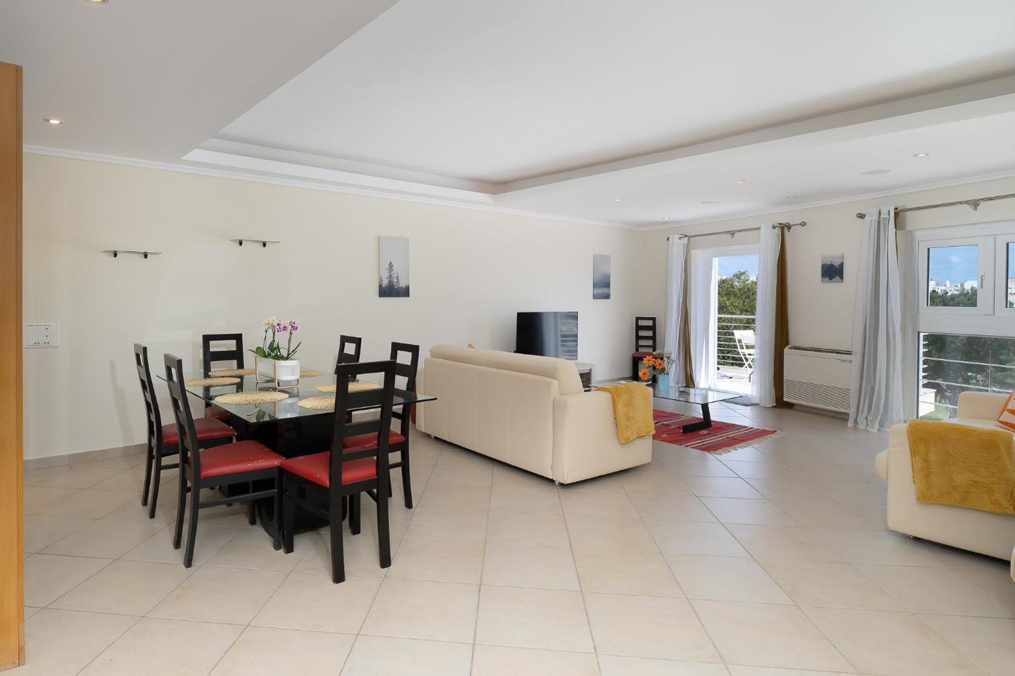 Newly Remodeled 2bd Brilliant Oura Strip 9min Apartment *