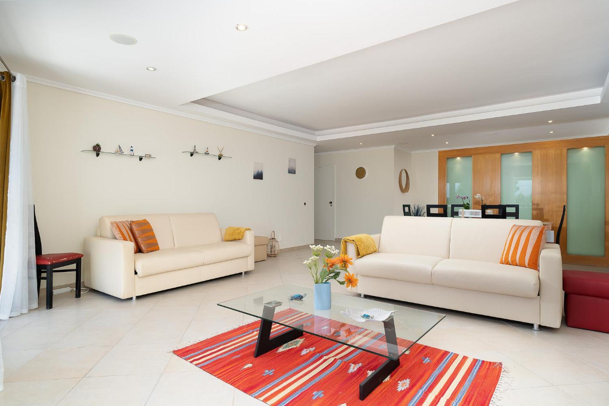 Newly Remodeled 2bd Brilliant Oura Strip 9min Apartment
