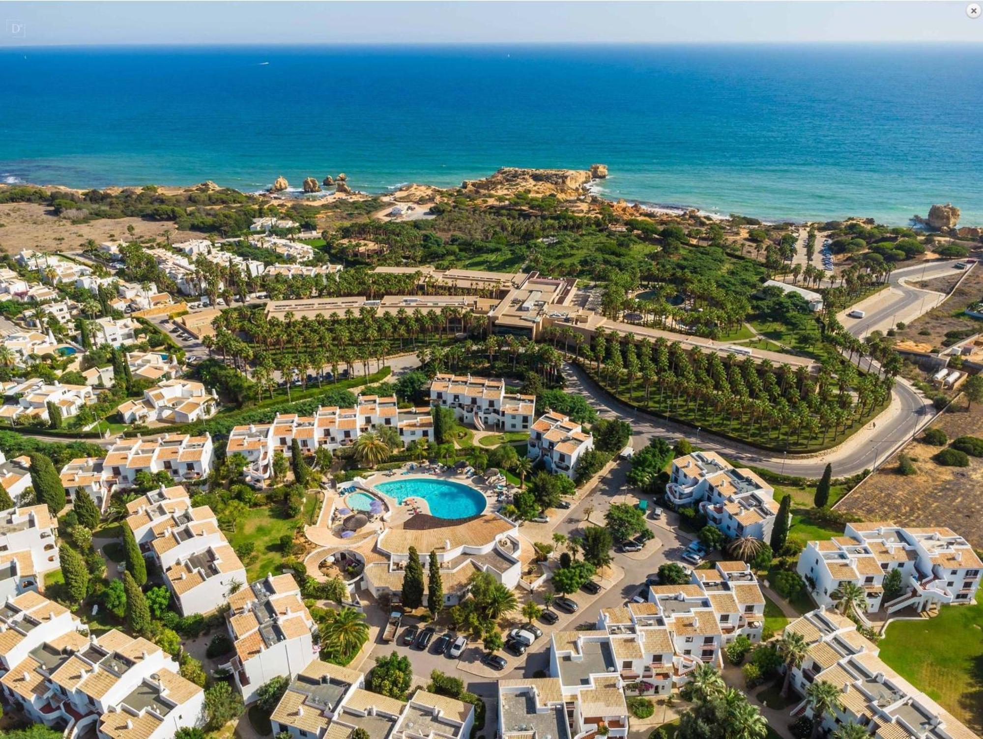 Seacoast Retreat, By Drago Albufeira