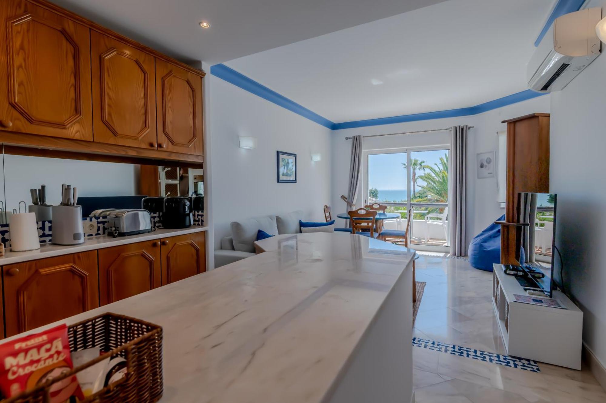 Ocean Vista Retreat With & Pool Access By Drago Albufeira
