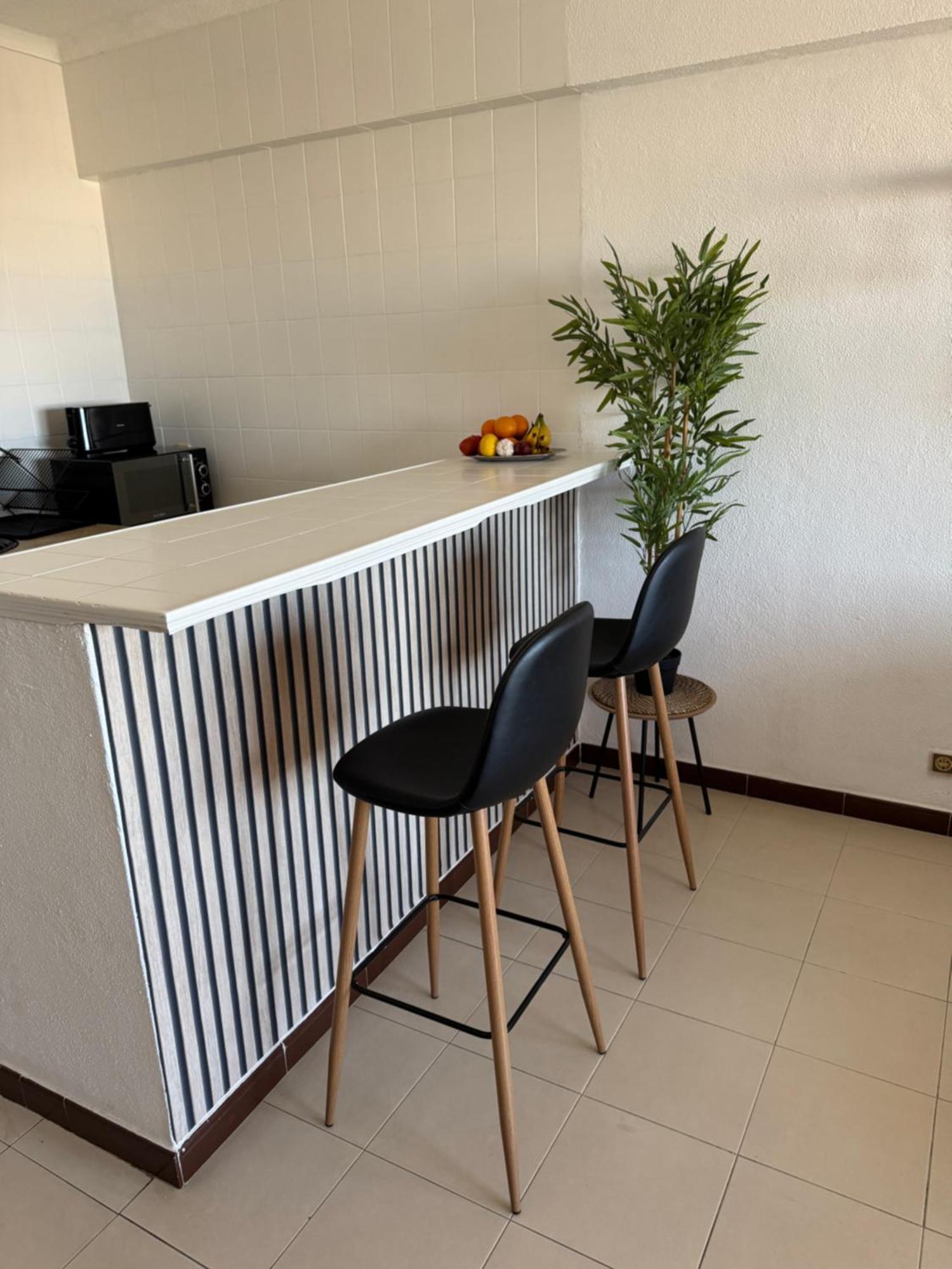 Cozy Sea View With Balcony & Access Apartment Albufeira