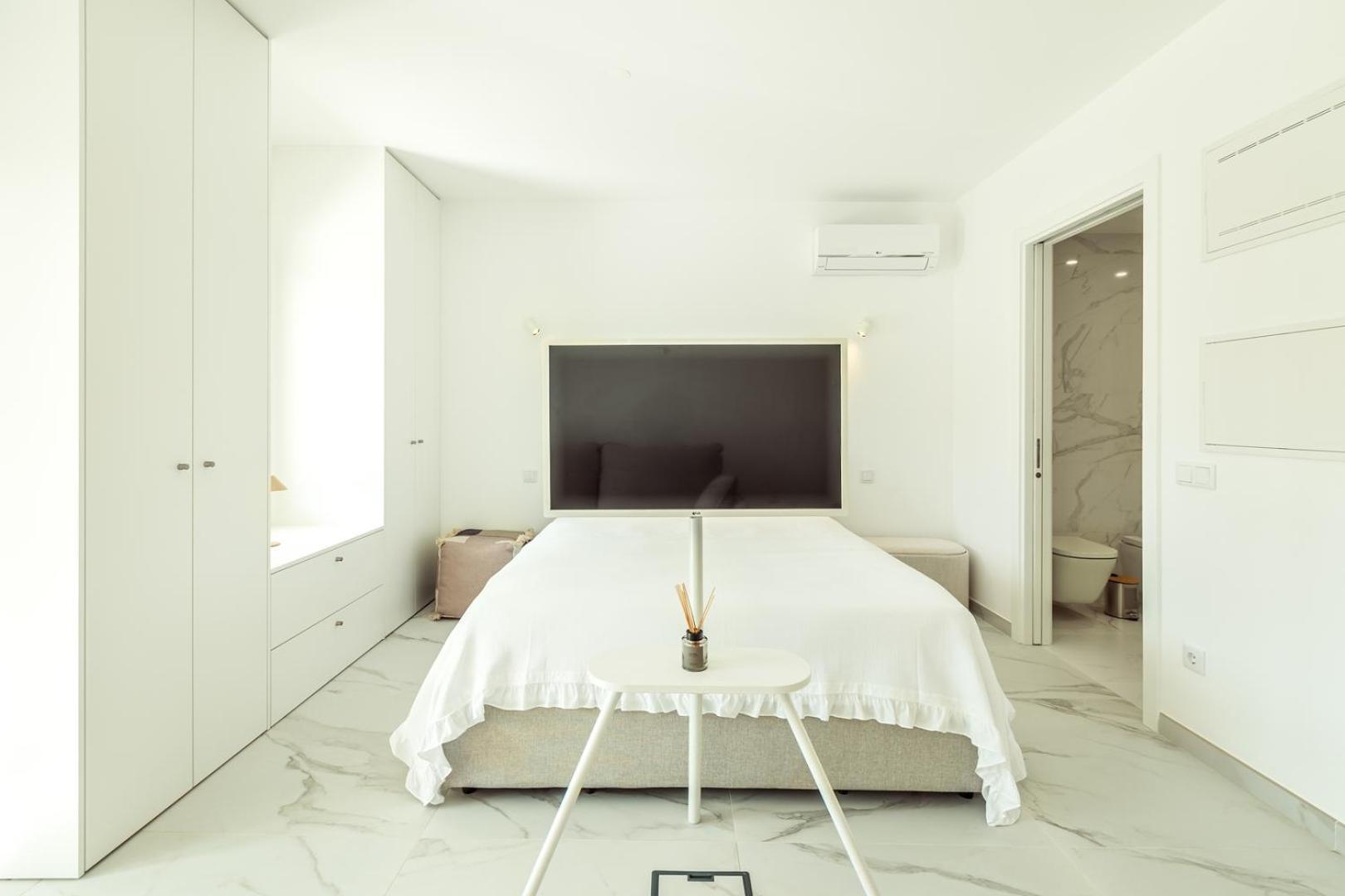 View - Cozy Corner With Pool Apartment *