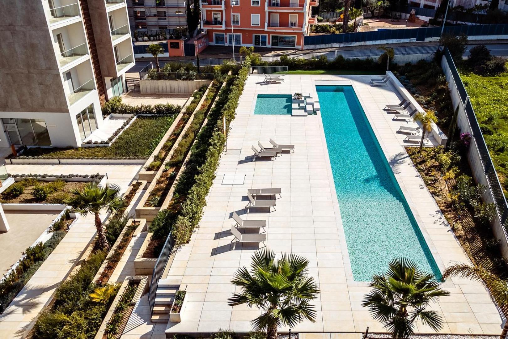 Apartment View - Cozy Corner With Pool