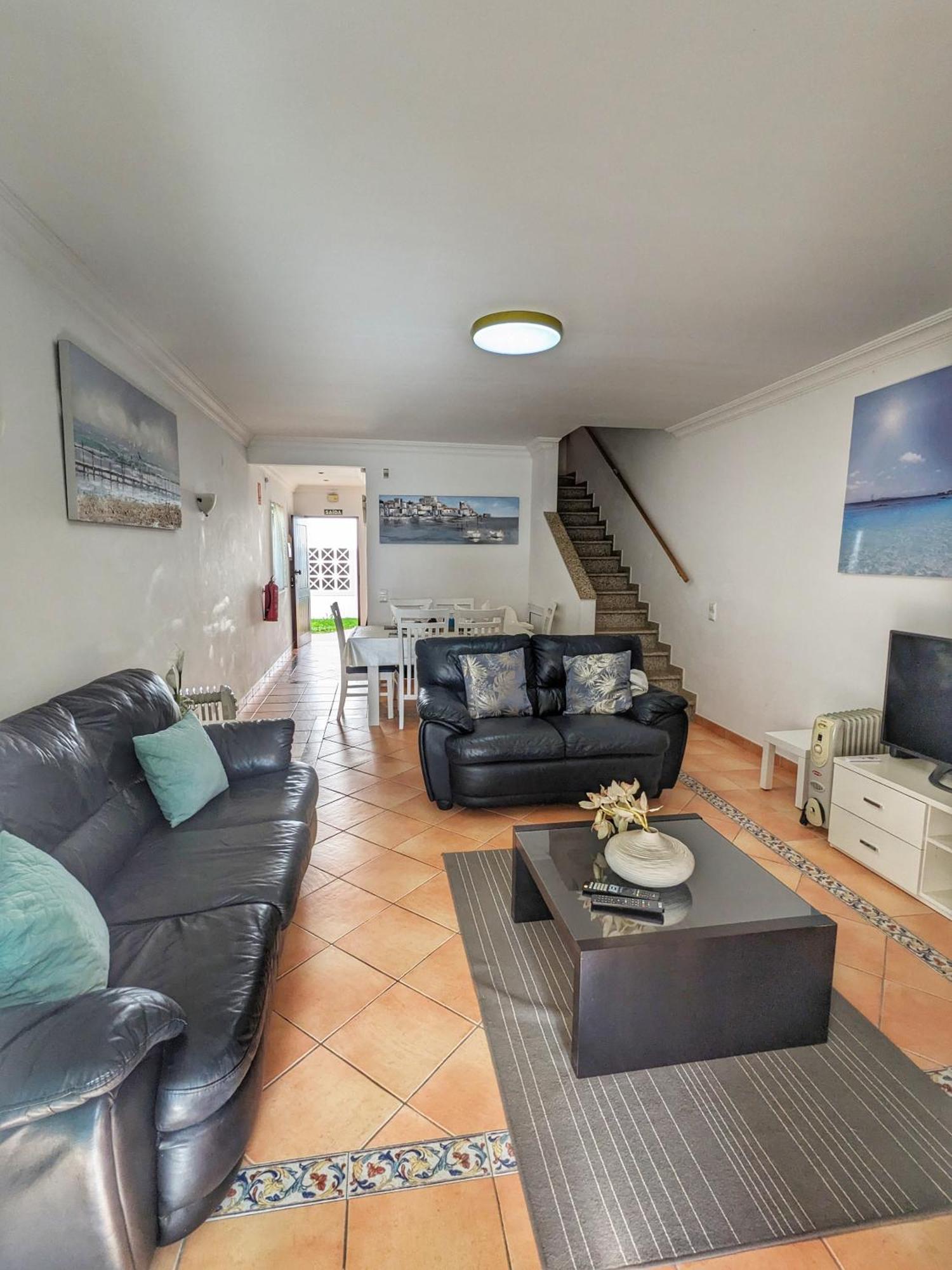 Townhouse 700m From Sao Rafael *