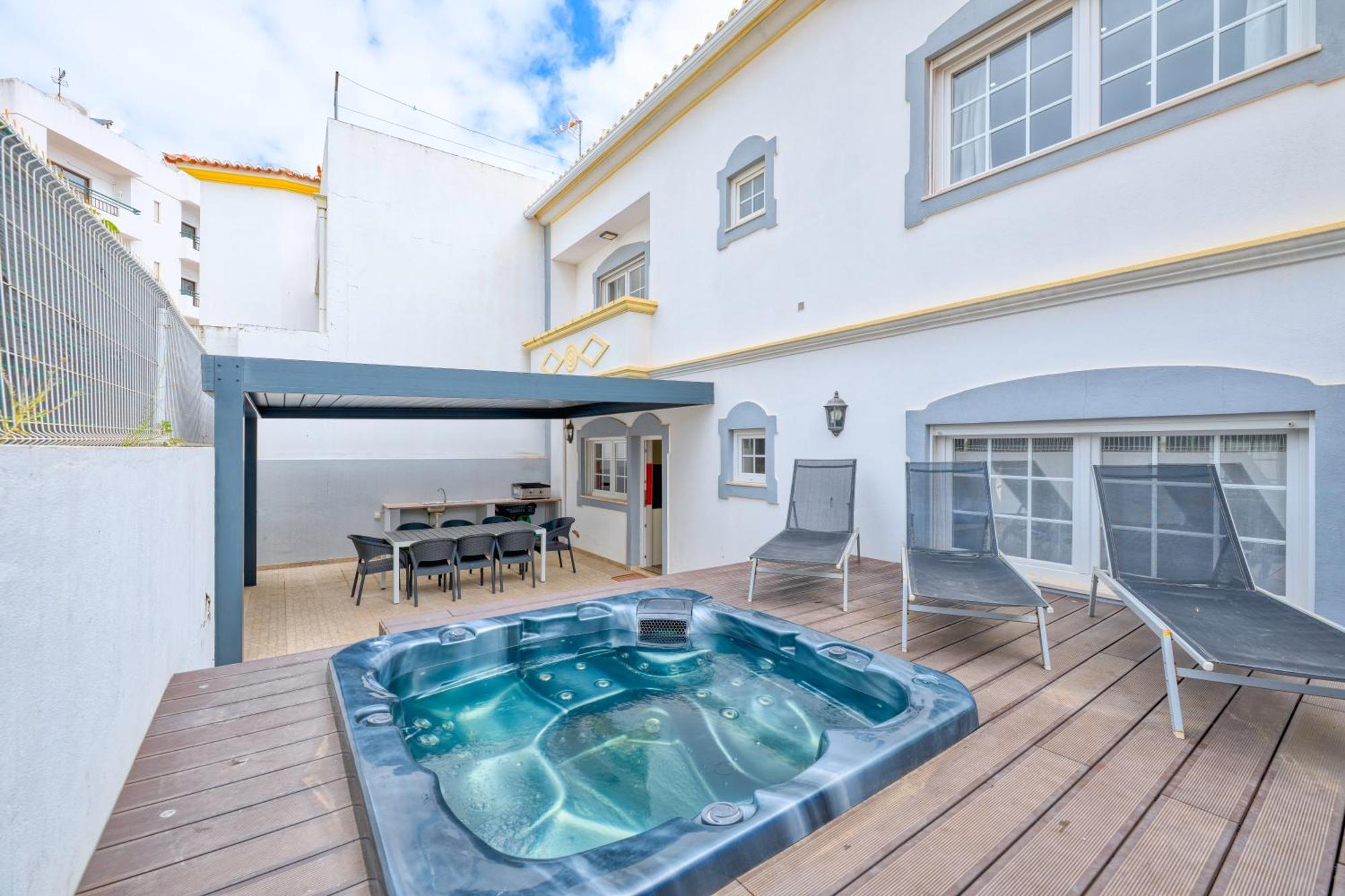 Full Private 180sqm - Terrace Jacuzzi - 200m & Sea View Villa Albufeira