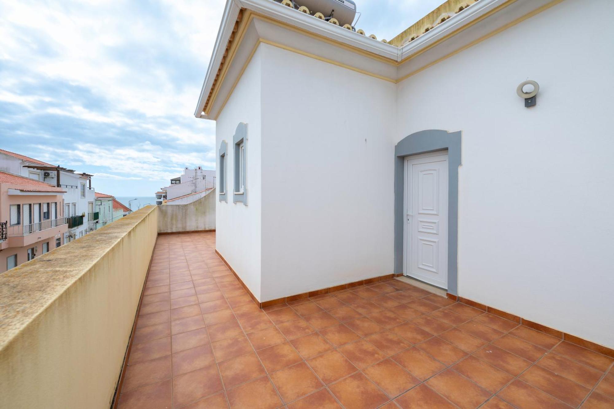 Full Private 180sqm - Terrace Jacuzzi - 200m & Sea View Villa Albufeira