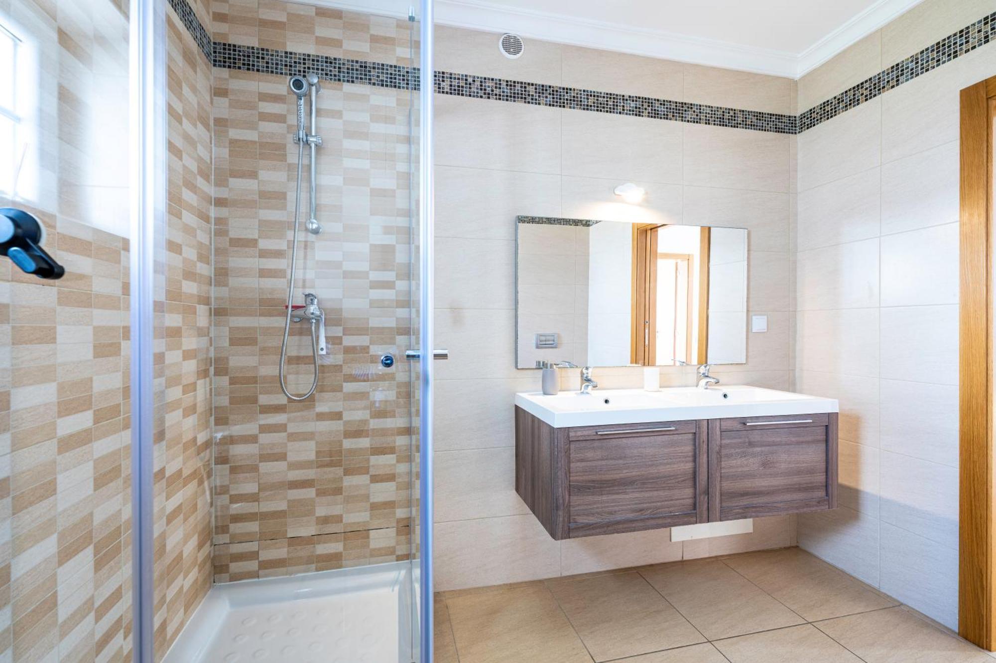 Villa Full Private 180sqm - Terrace Jacuzzi - 200m & Sea View Albufeira
