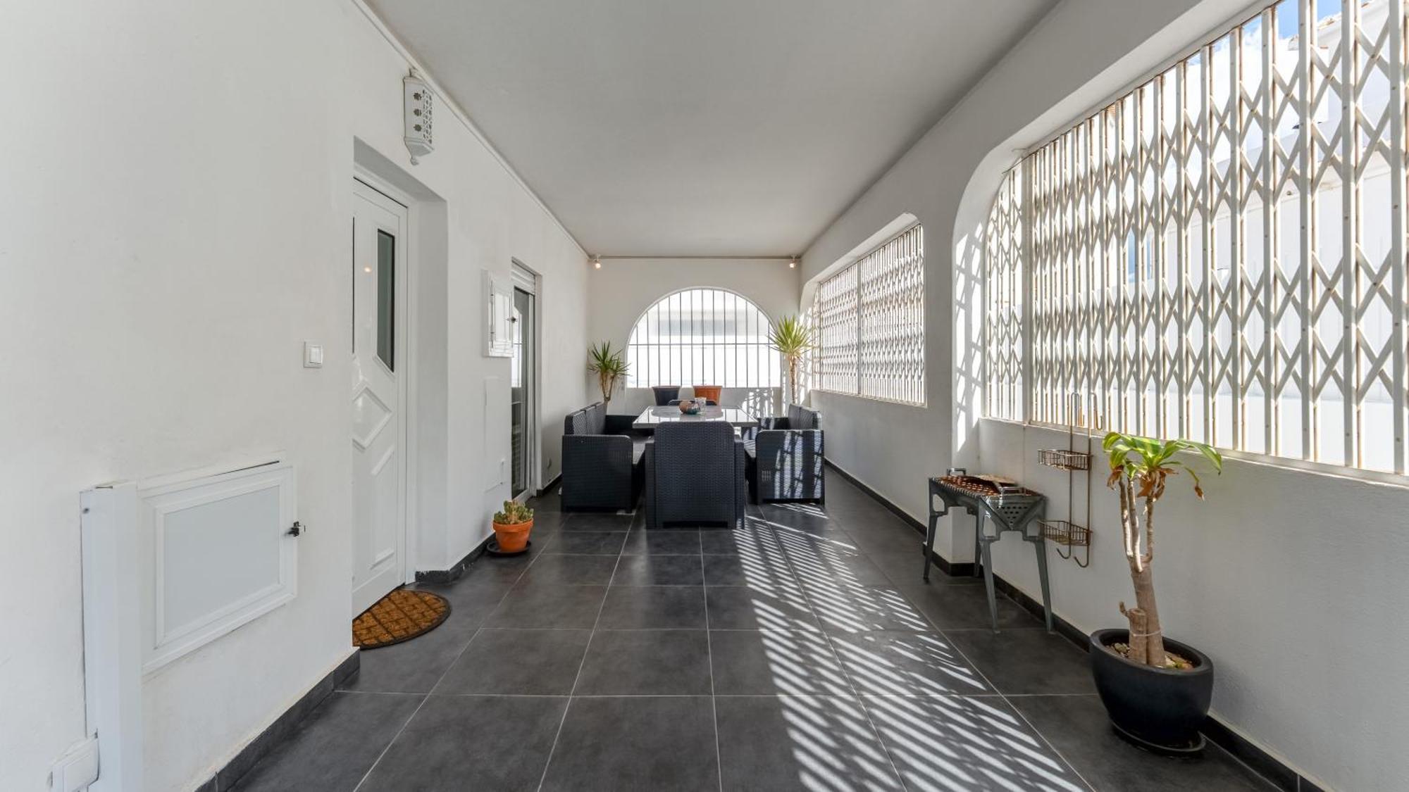 Cozy 2br Near Oura By Lovelystay *