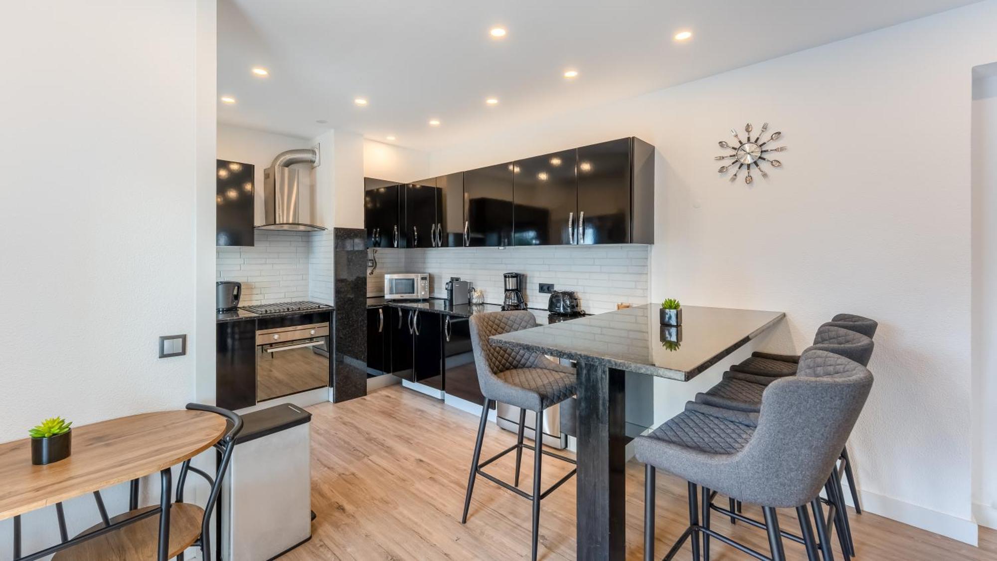Cozy 2br Near Oura By Lovelystay