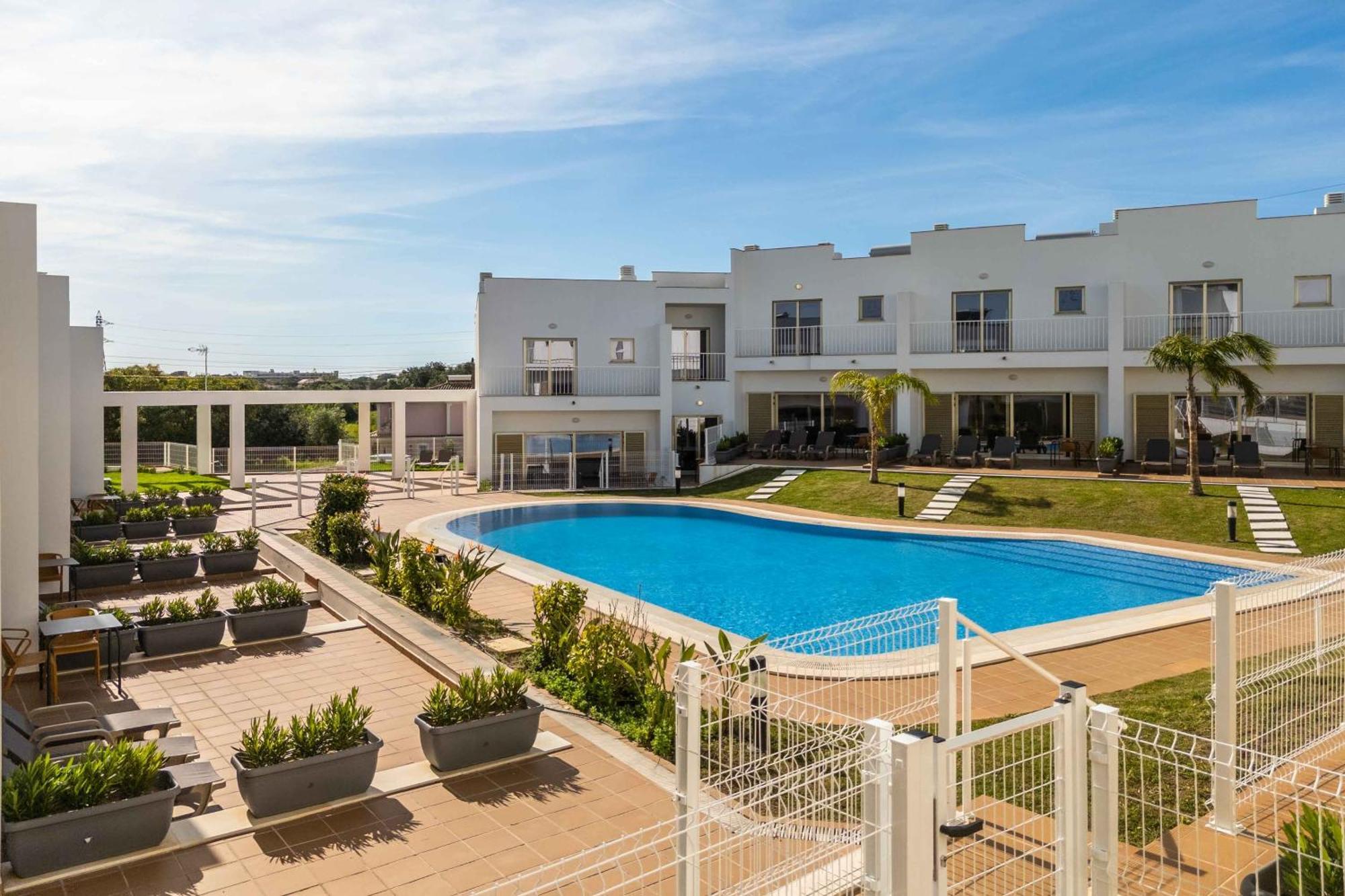 Dk Residences *