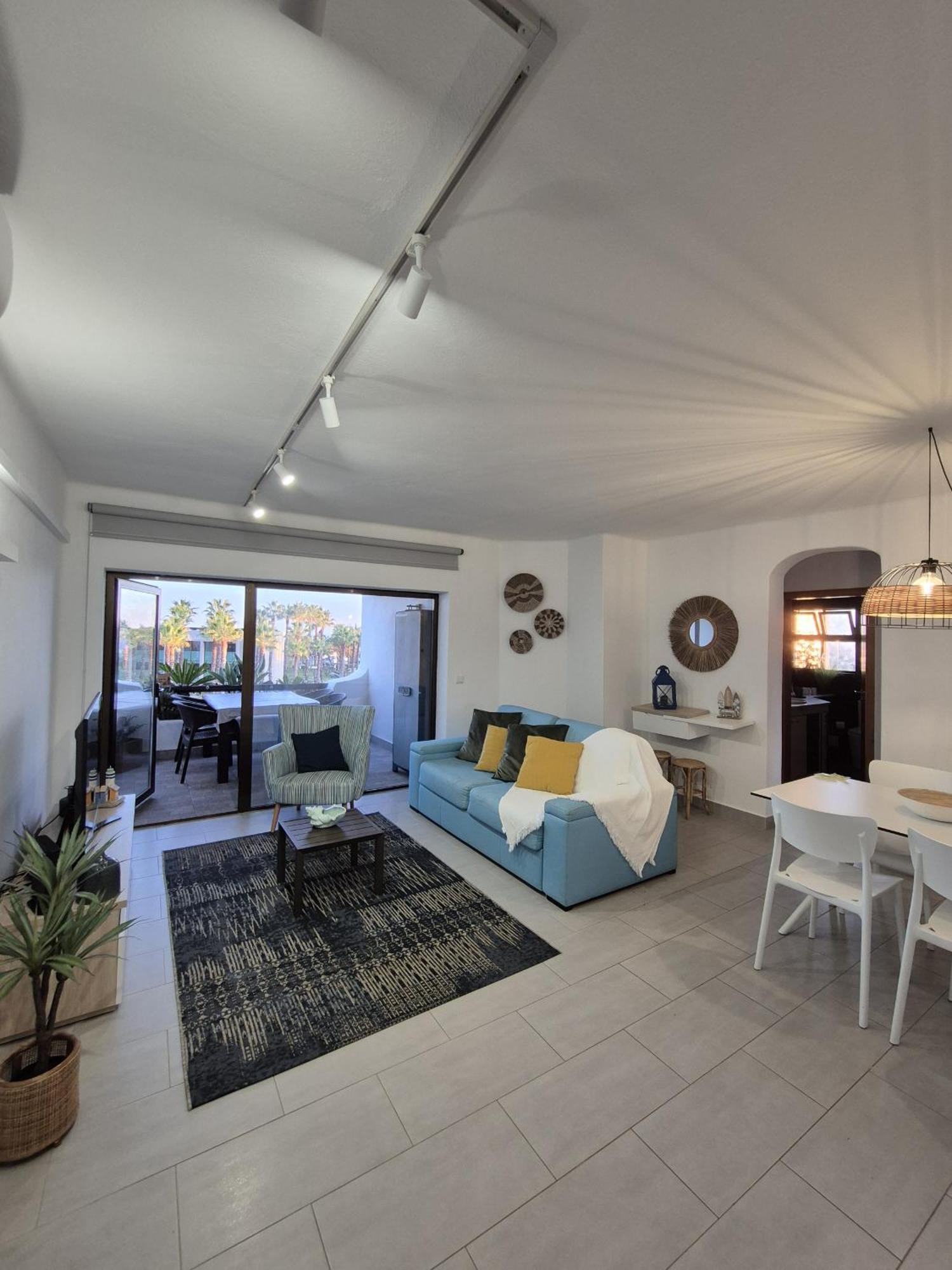 Apartamento T2 86b Na Sao Rafael, Vista Mar -