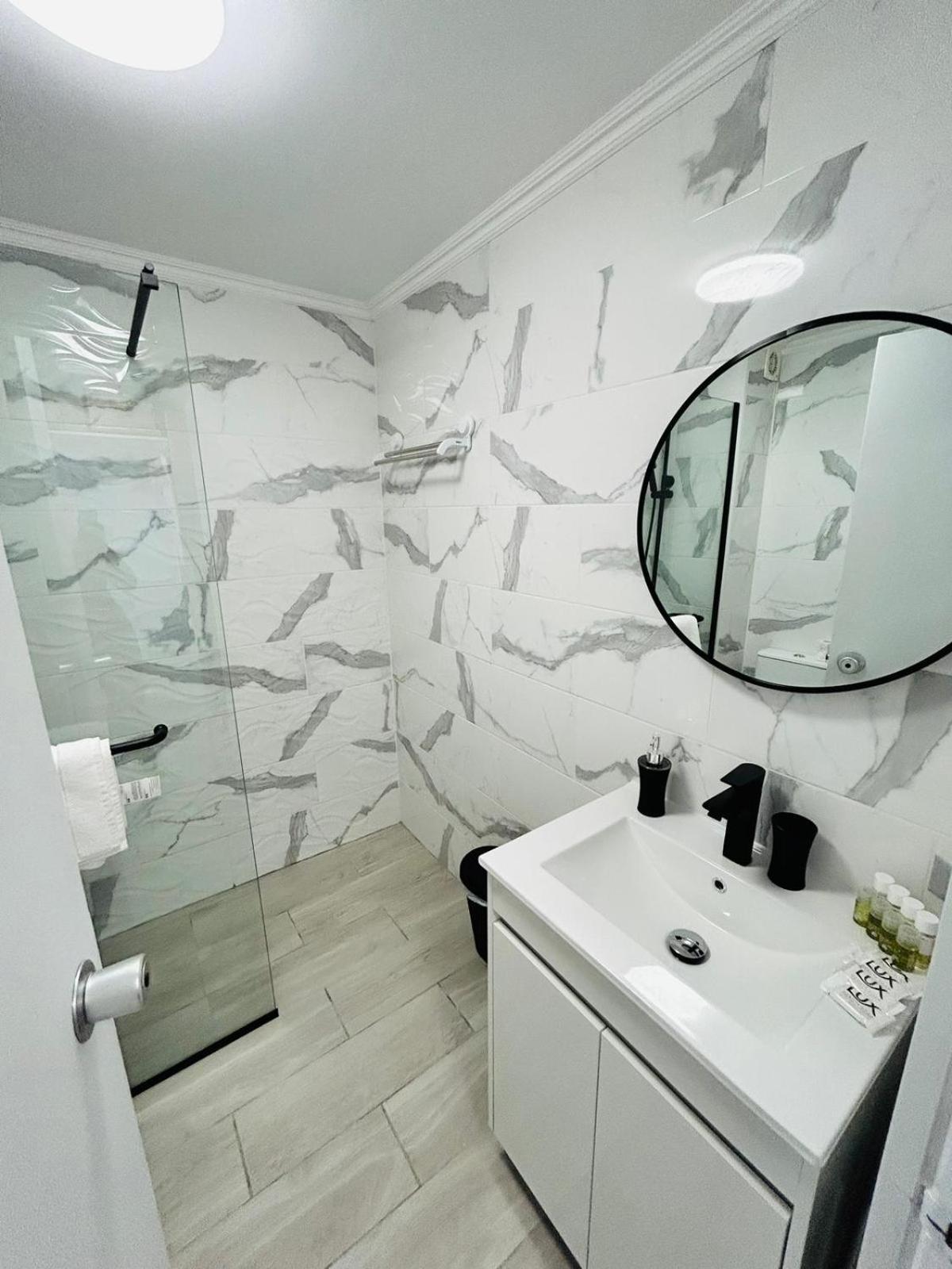 Well Located Flat At Oura