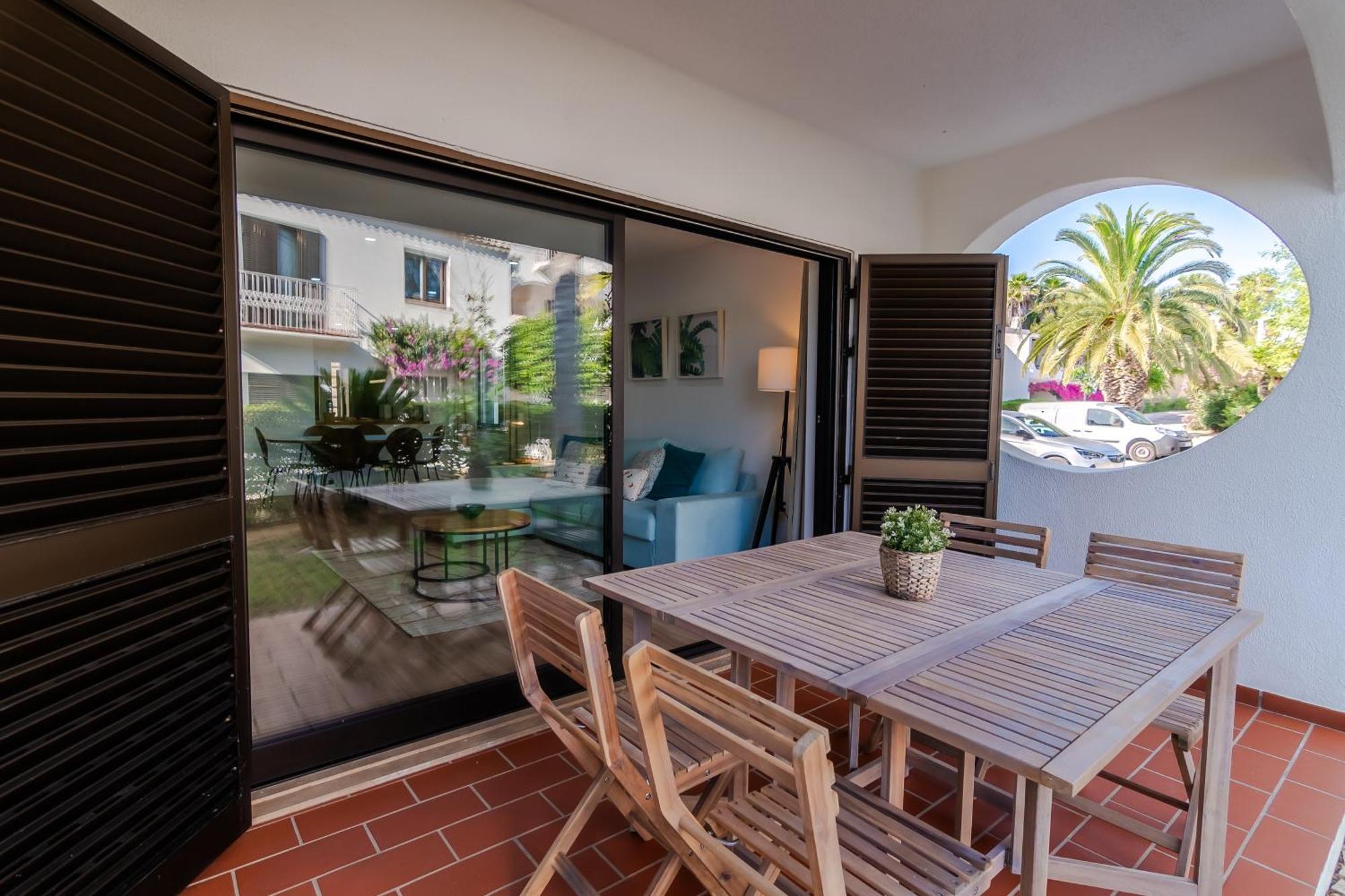 Beachside Bliss T2 With Pool & Access By Drago Albufeira