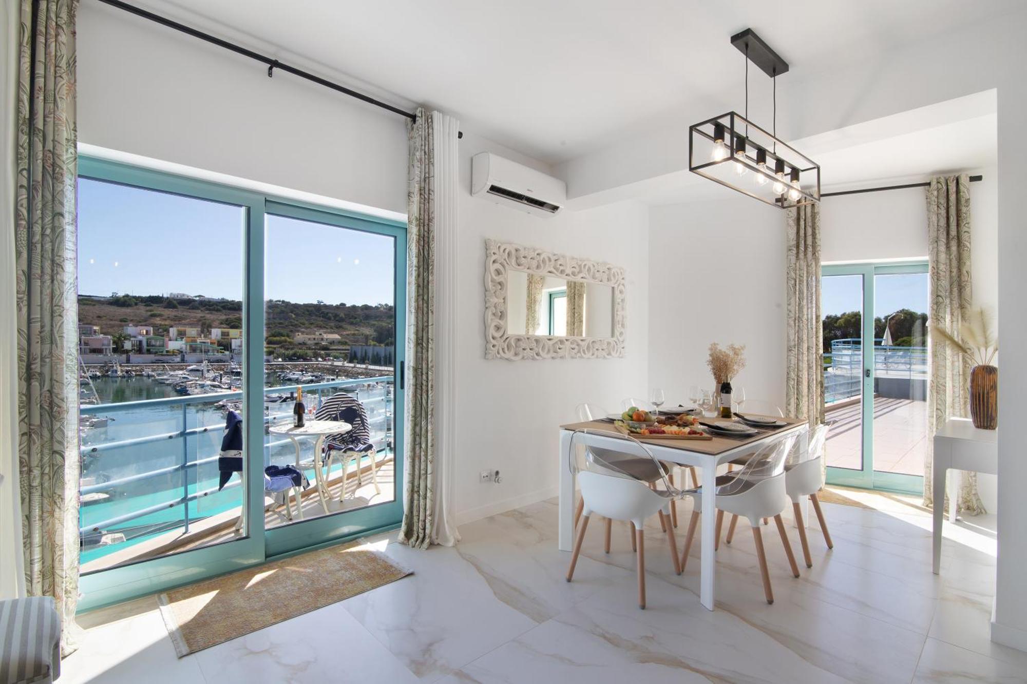 W Marina Appartement *