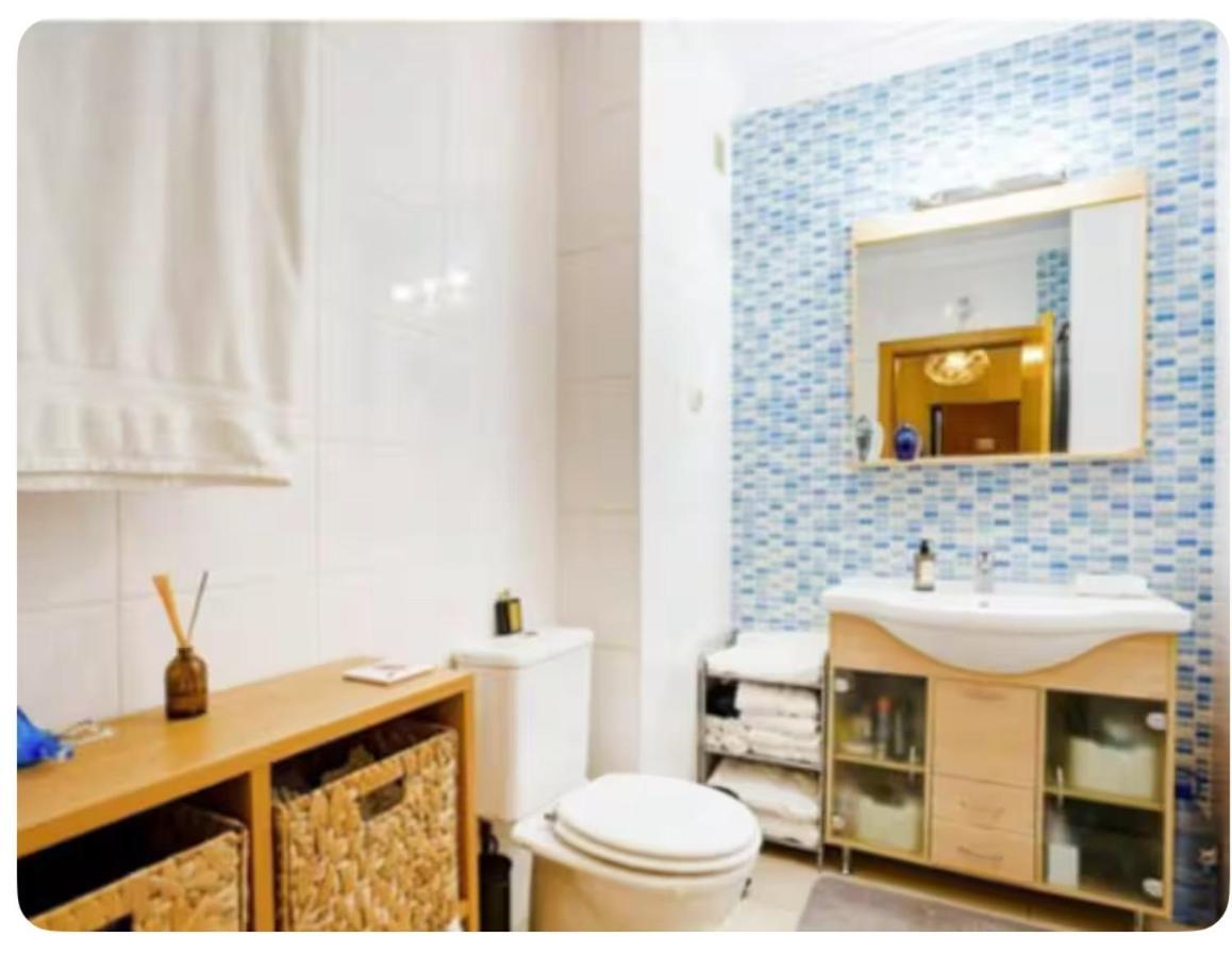 Apartment Sunny Condo- Pool & Free Parking Walk To Albufeira