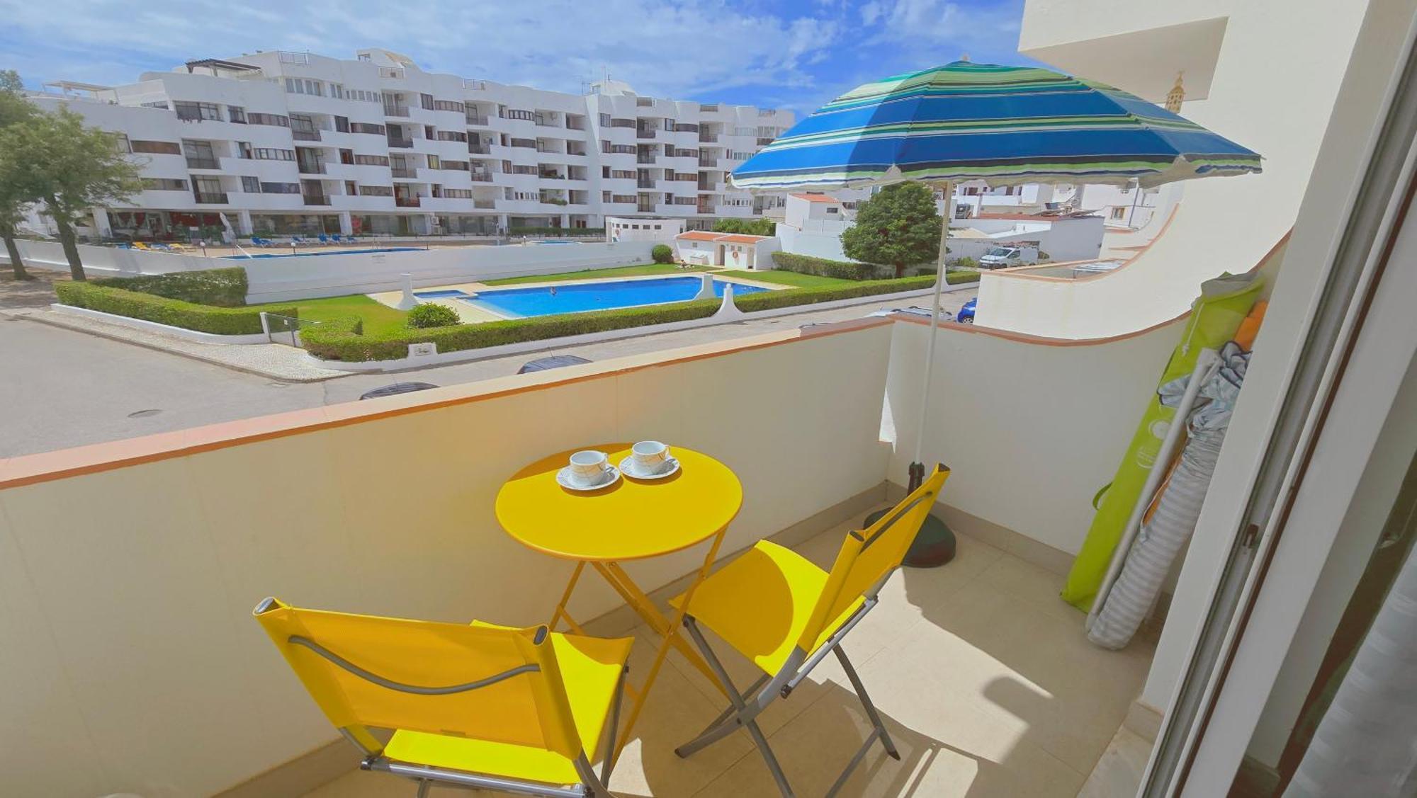 Apartment Eulalia With Pool And 5 Minutes From The