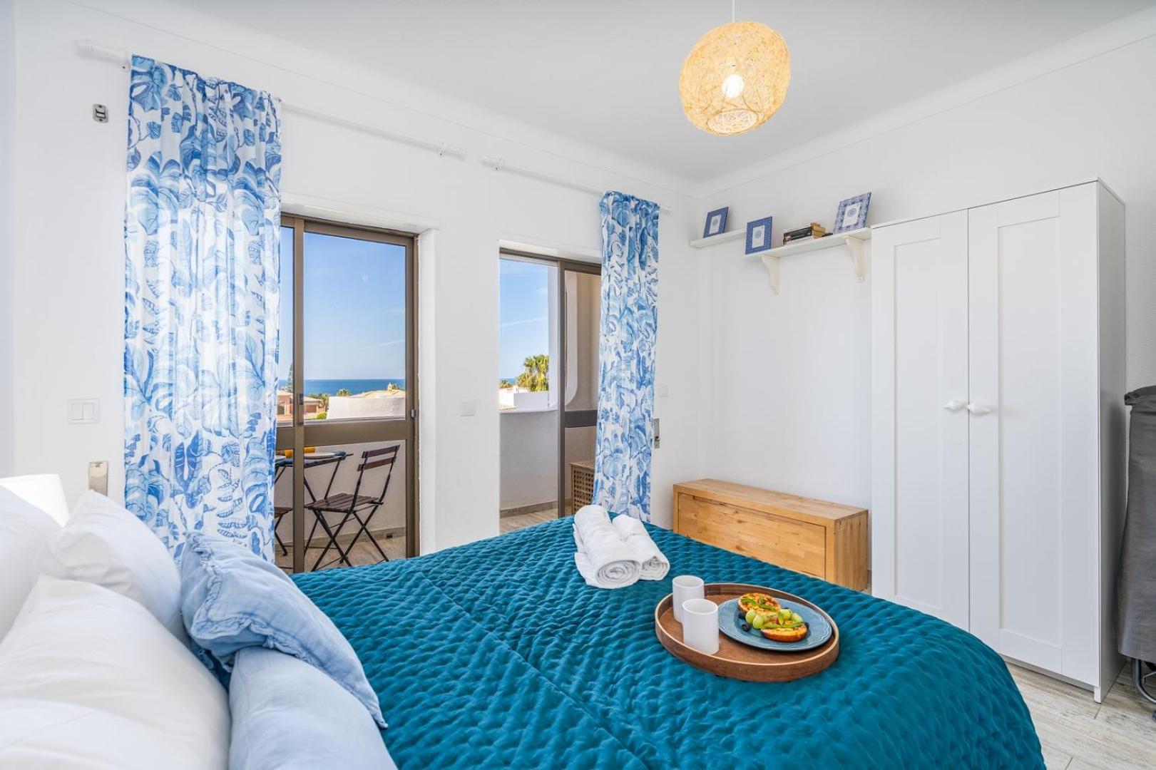 Hostwise - Seaside Charm Flat W/ Balcony *