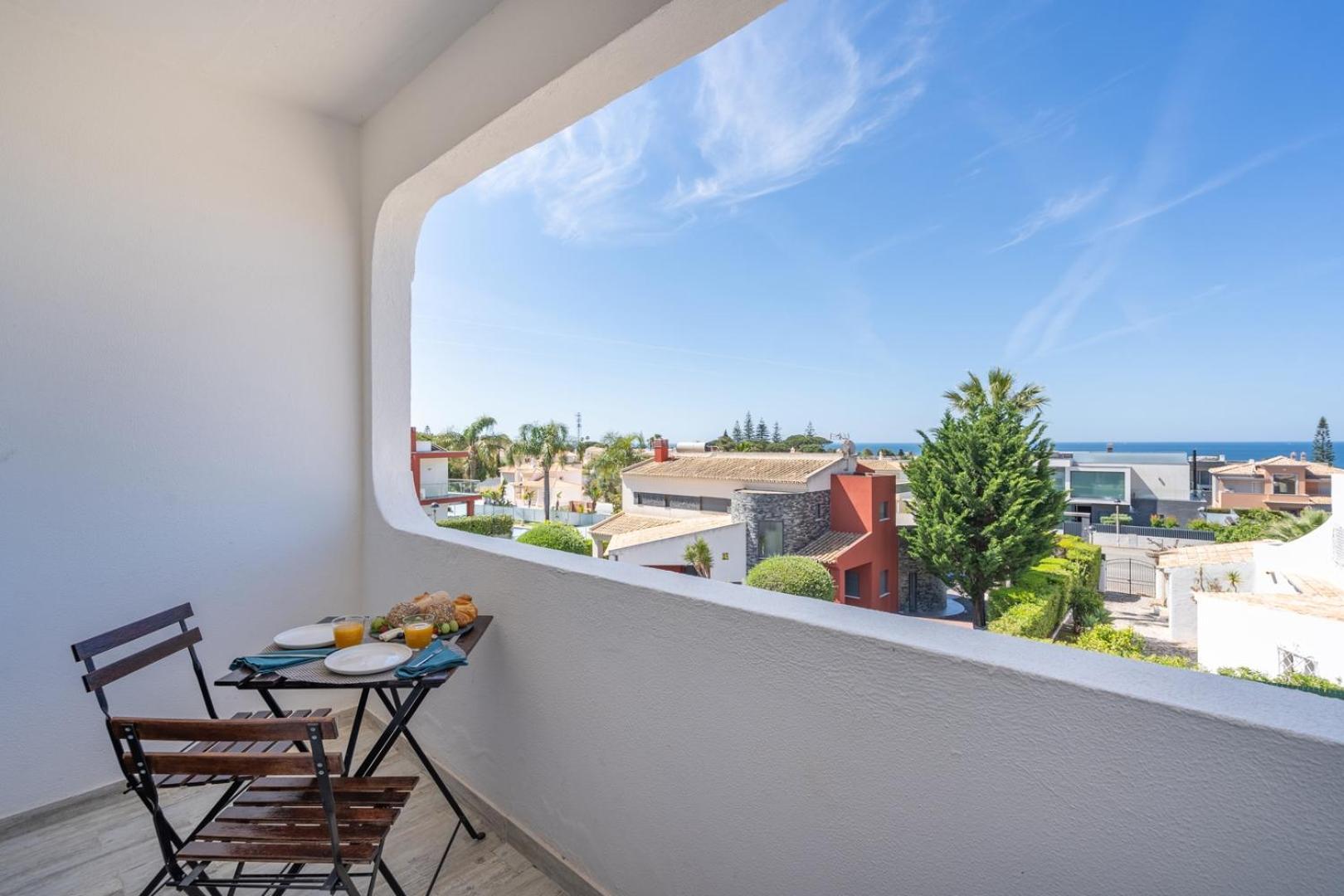 Apartment Hostwise - Seaside Charm Flat W/ Balcony