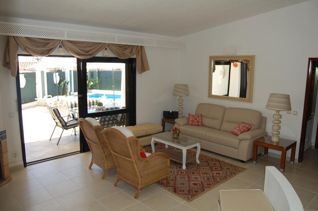 Oura Beach Campo de férias