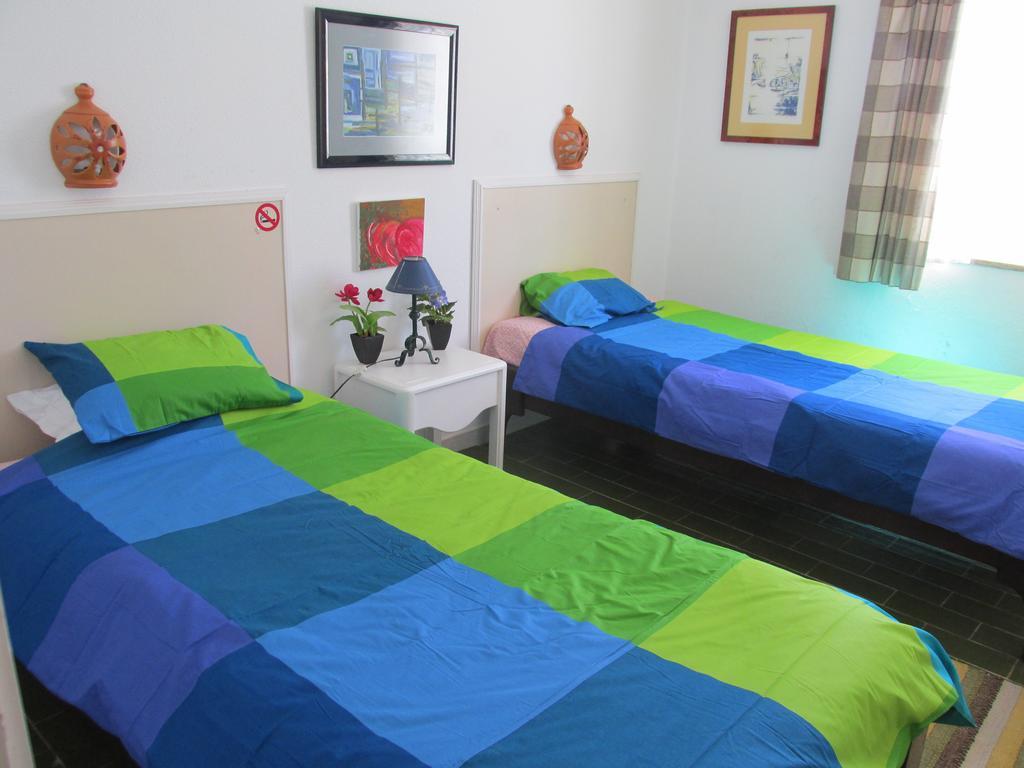 Quica, Heated Pool Villa Albufeira