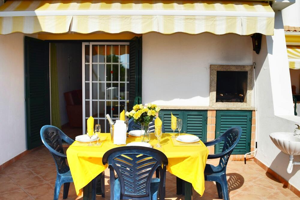 Villa Townhouse 700m From Sao Rafael