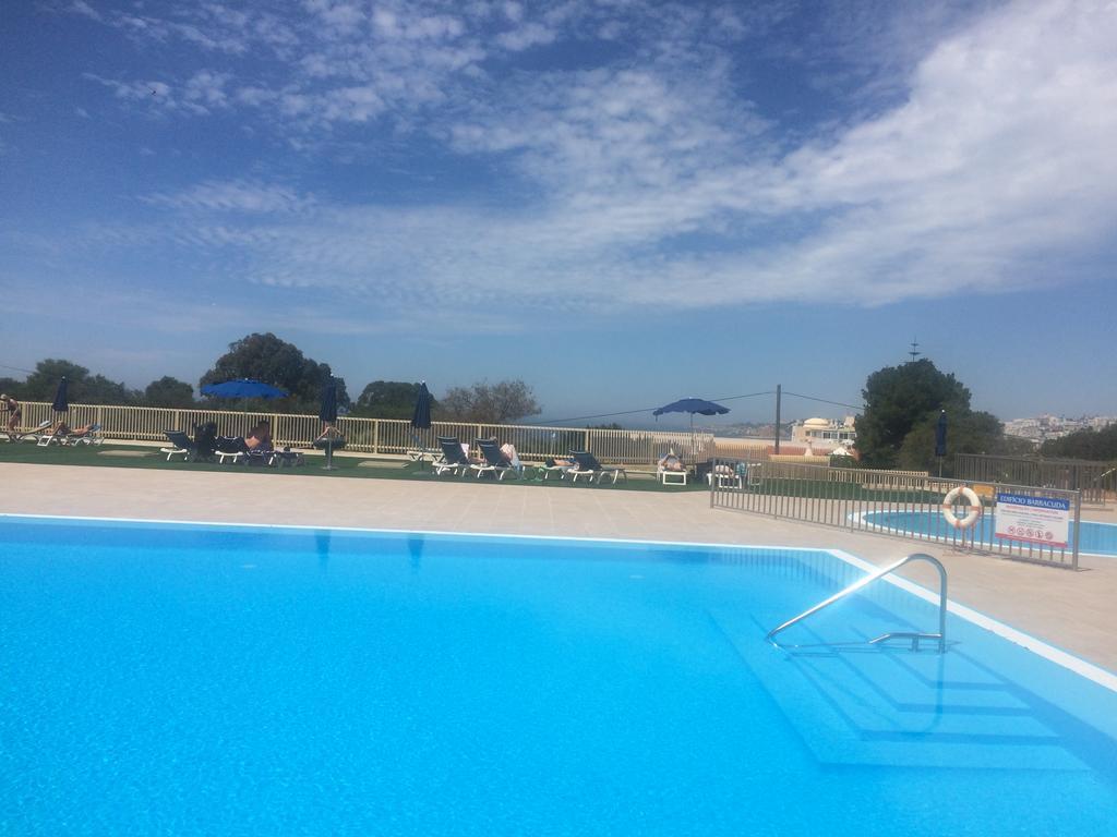 Beachfront Flat, Private Parking, Pools, Sea At Less Than 200 M (adults Only) Albufeira