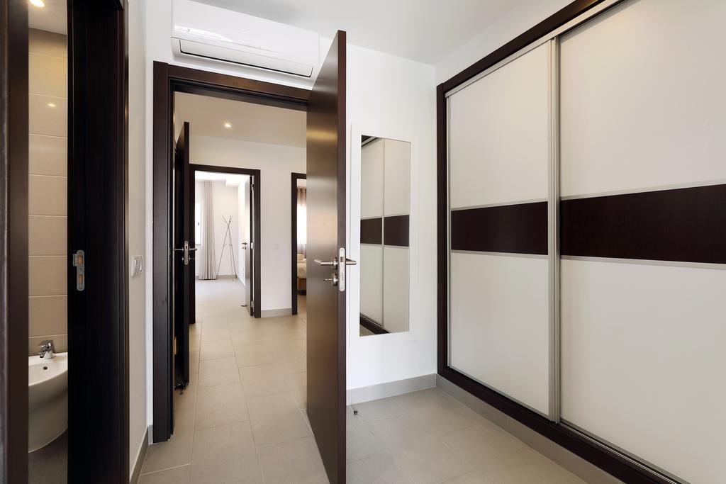 Original 3 Bedroom Downtown *