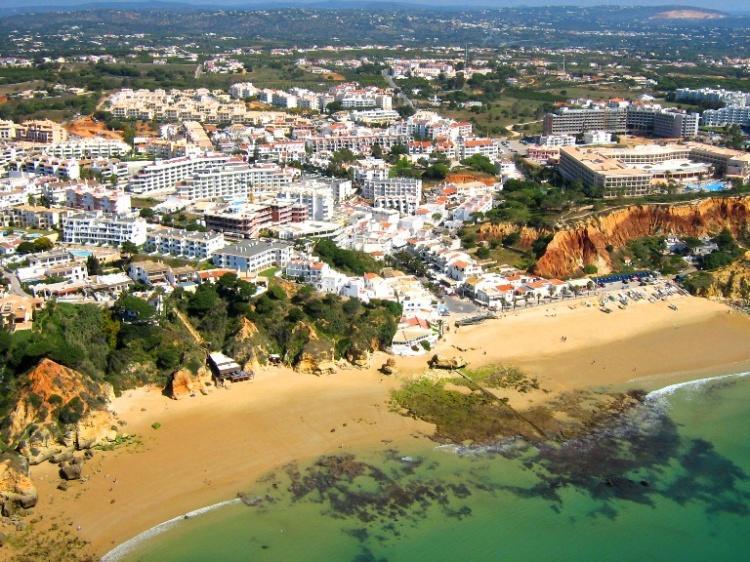 V4 Com Piscina Privada A 400 Metros Da Holiday home Albufeira