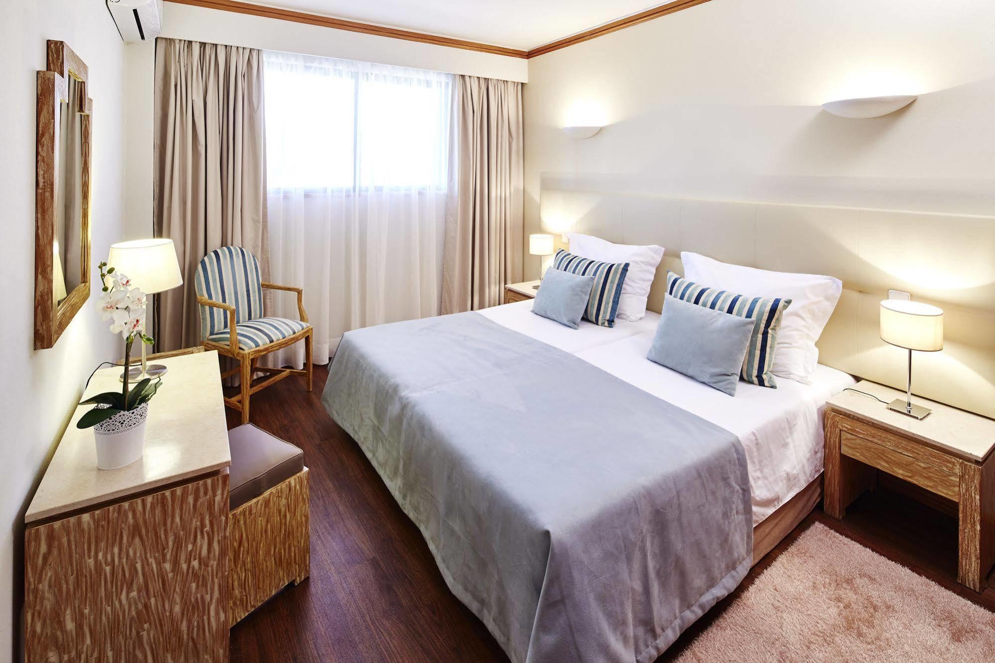 Aparthotel Luna Clube Oceano 3*