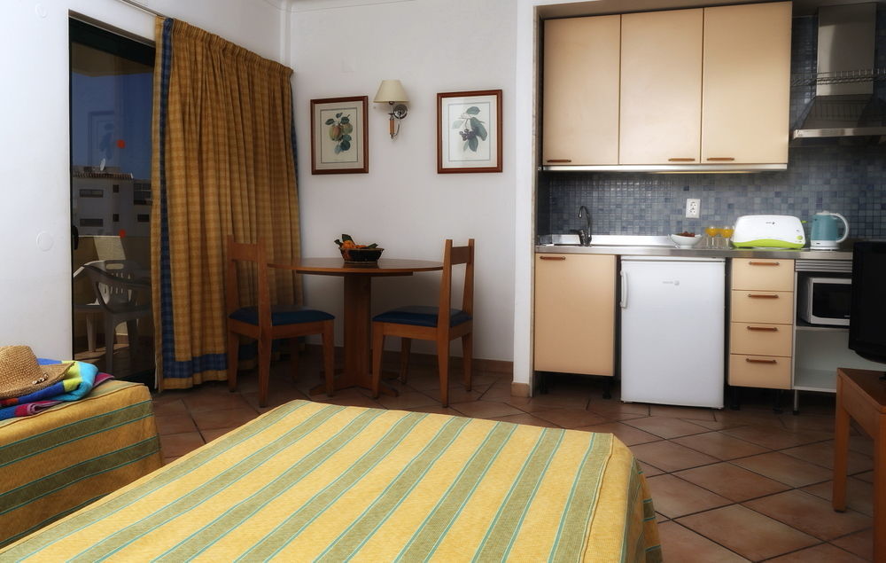 Oceanus Aparthotel