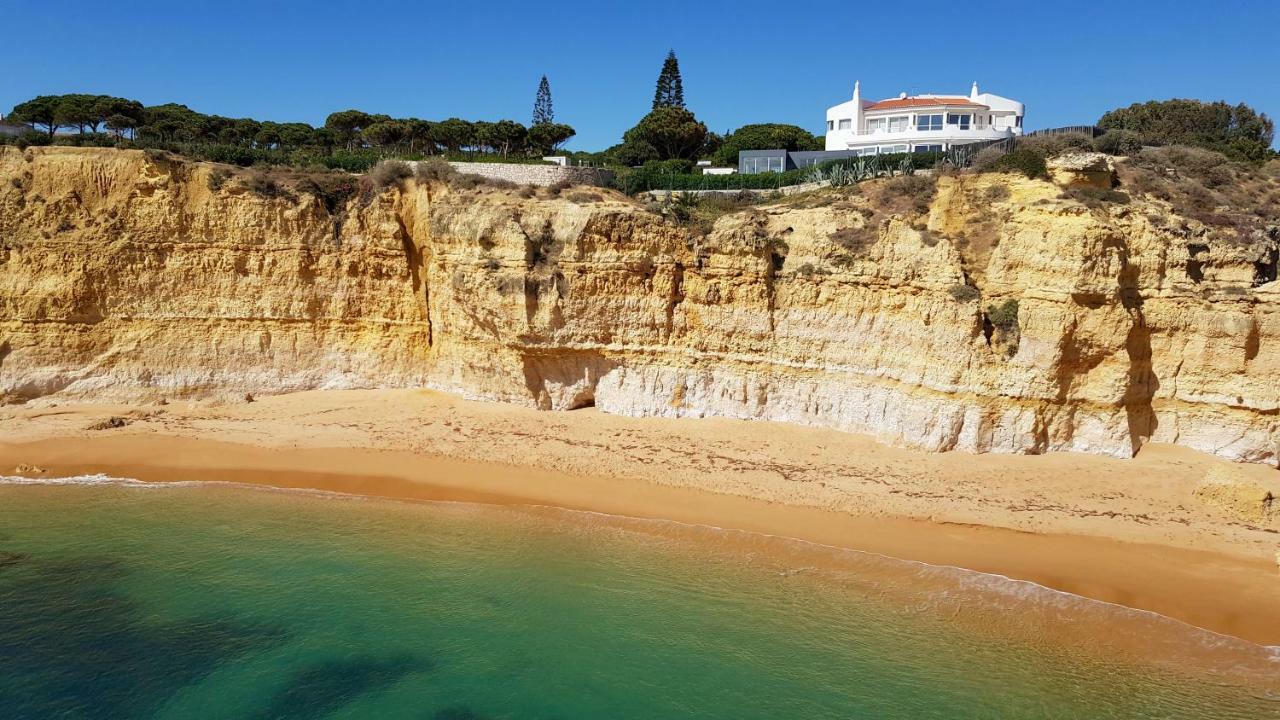 Magnific With A Cozy Garden, 5 Minutes To The Apartment Albufeira