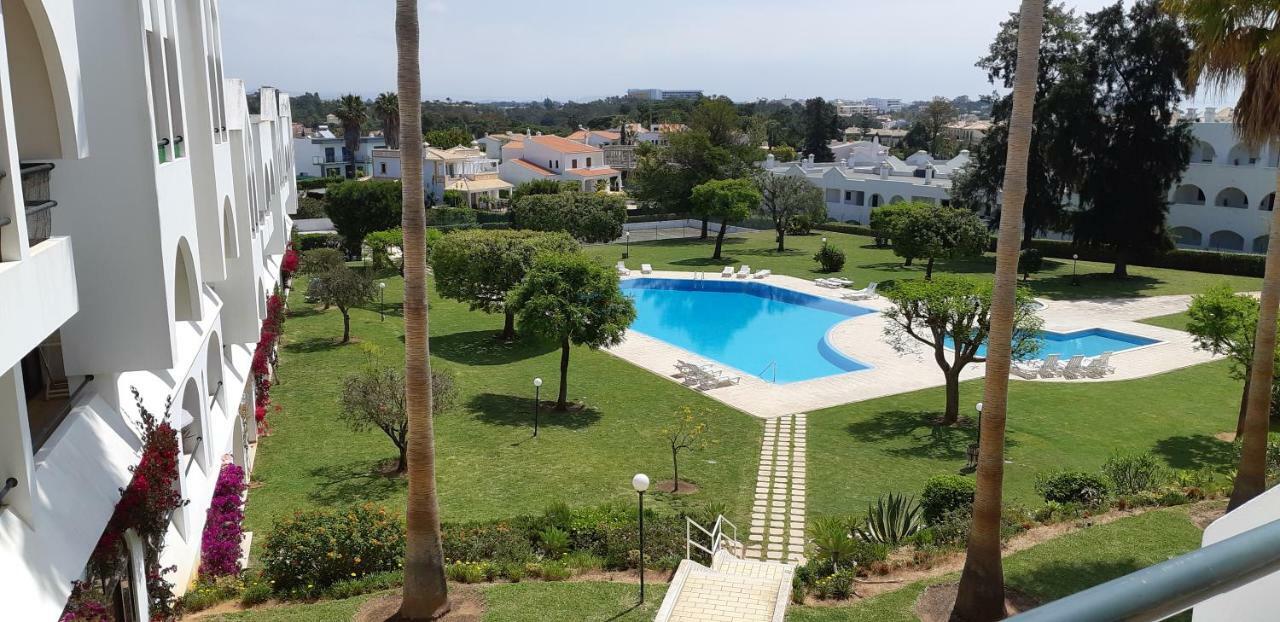 Jeannie's Oura Estrela Albufeira