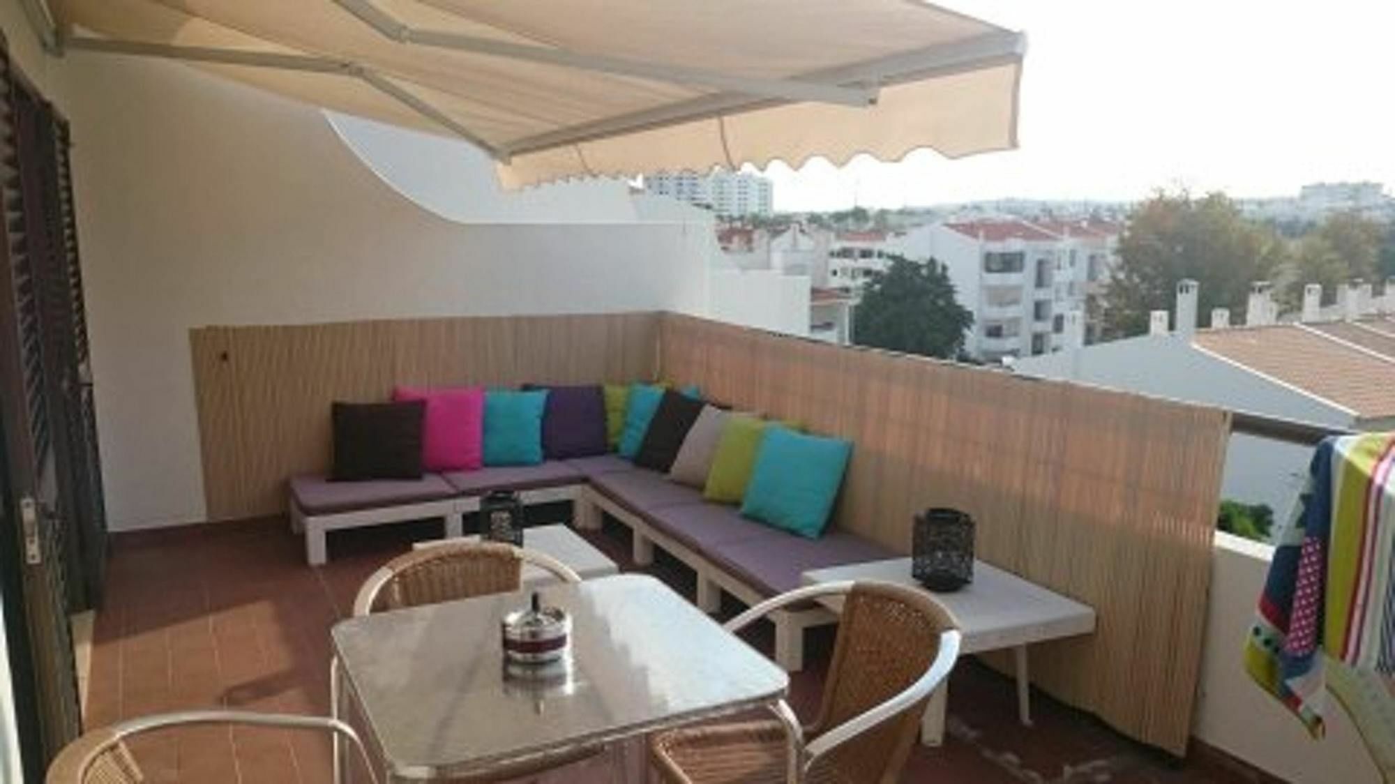 With One Bedroom In Albufeira, With Pool Access And Furnishe Appartement