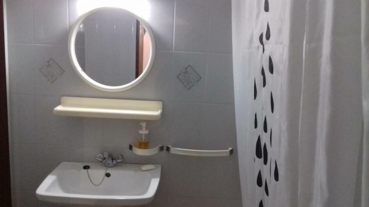 Apartment Oura Li *