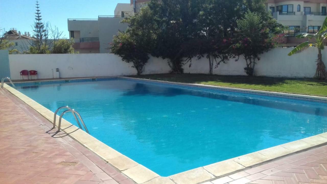 Apartment Oura Li *